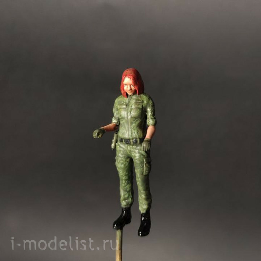 im35010 Imodelist 1/35 Action figure of a border girl with a dog