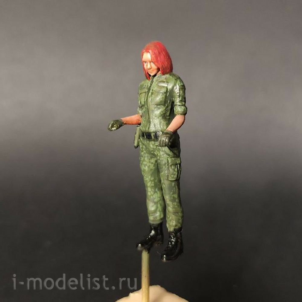 im35010 Imodelist 1/35 Action figure of a border girl with a dog