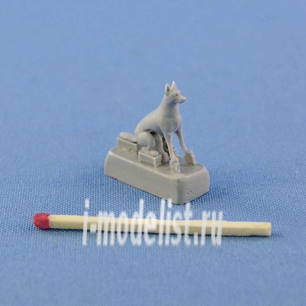 NS-F-72006 North Zvezda 1/72 resin figure of German shepherd (Dog)
