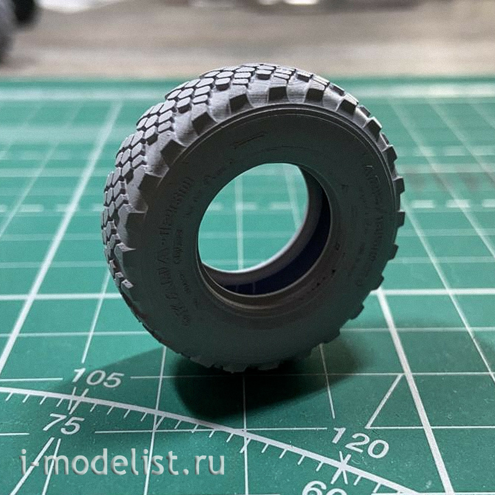 IM35015 Imodelist 1/35 Tires without wheels for K-4350. Option A (light load) plus spare wheel standard (round)