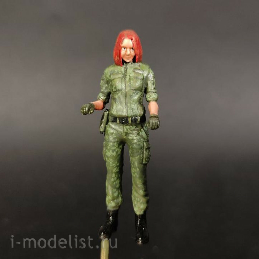 im35010 Imodelist 1/35 Action figure of a border girl with a dog