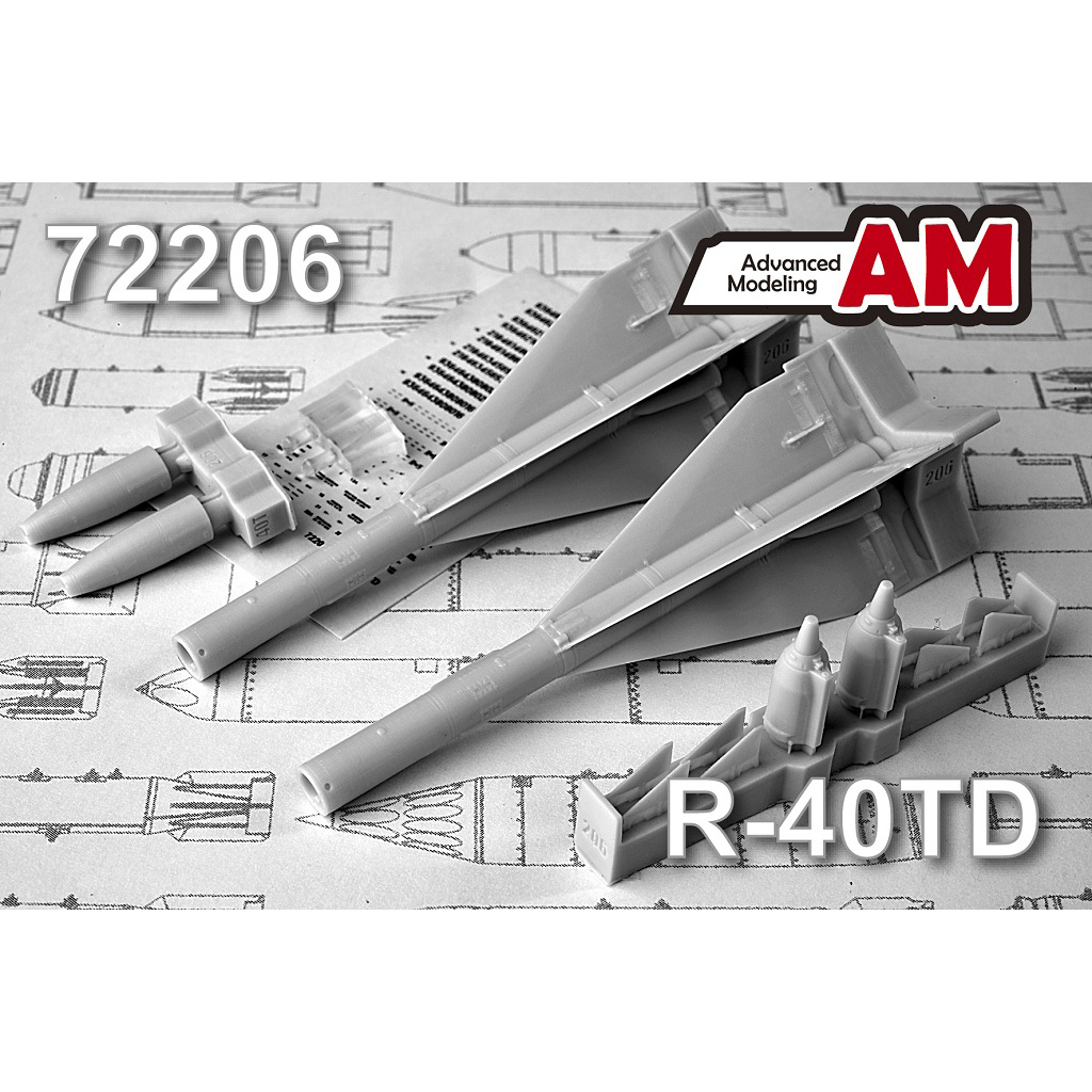 AMC72206 Advanced Modeling 1/72 R-40TD