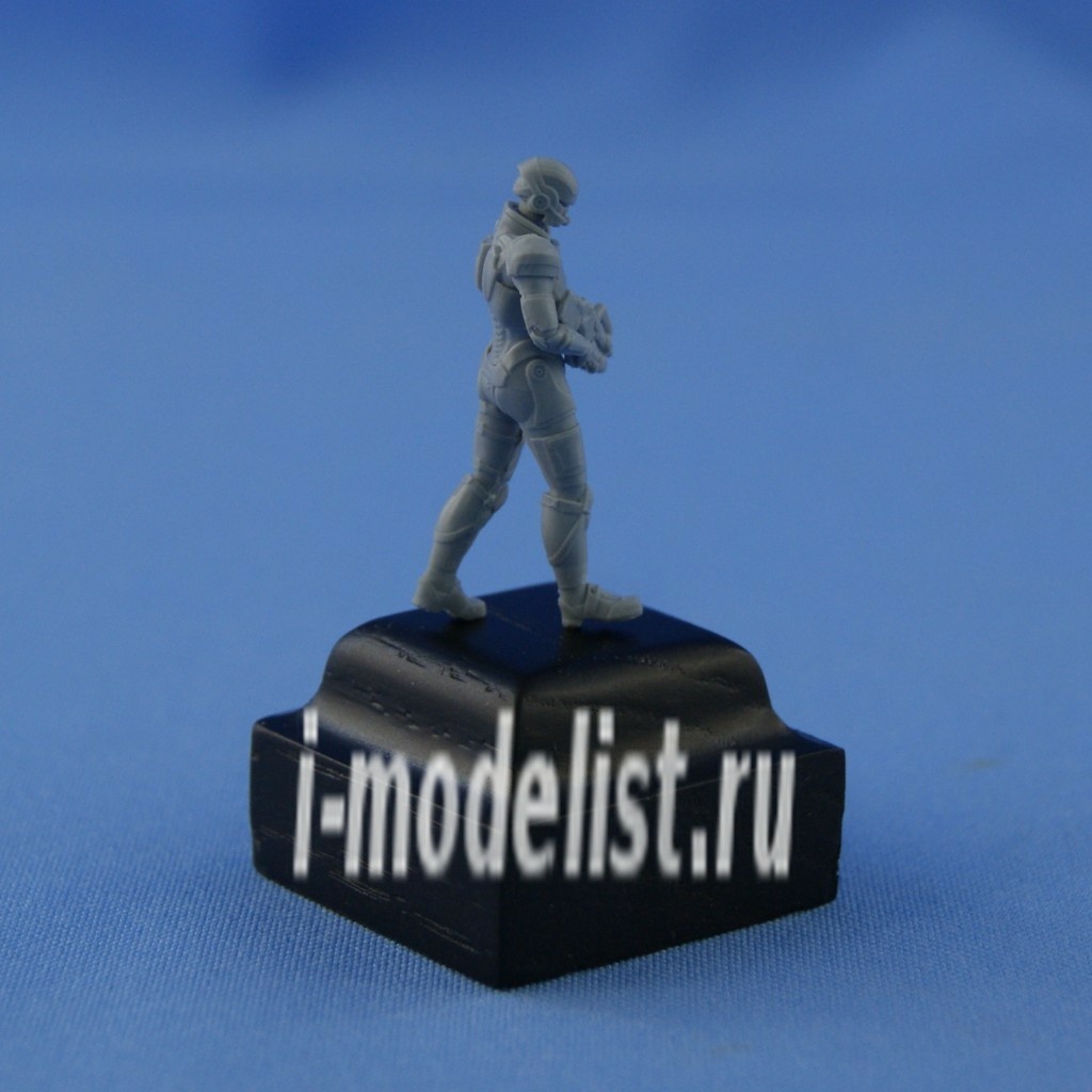 NS-F28003 North Zvezda 1/72 Savior of Galaxy (female) with wooden display base
