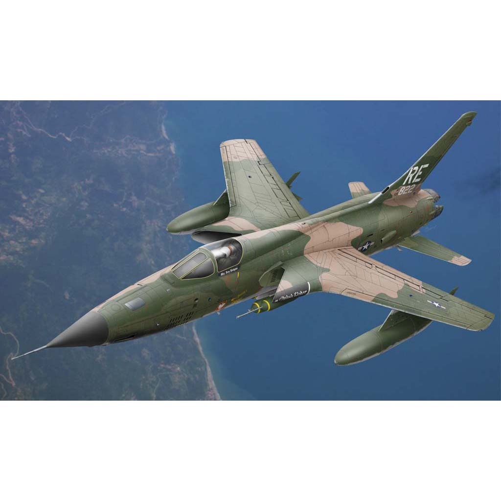 02201 Trumpeter 1/32 Airplane F-105D 