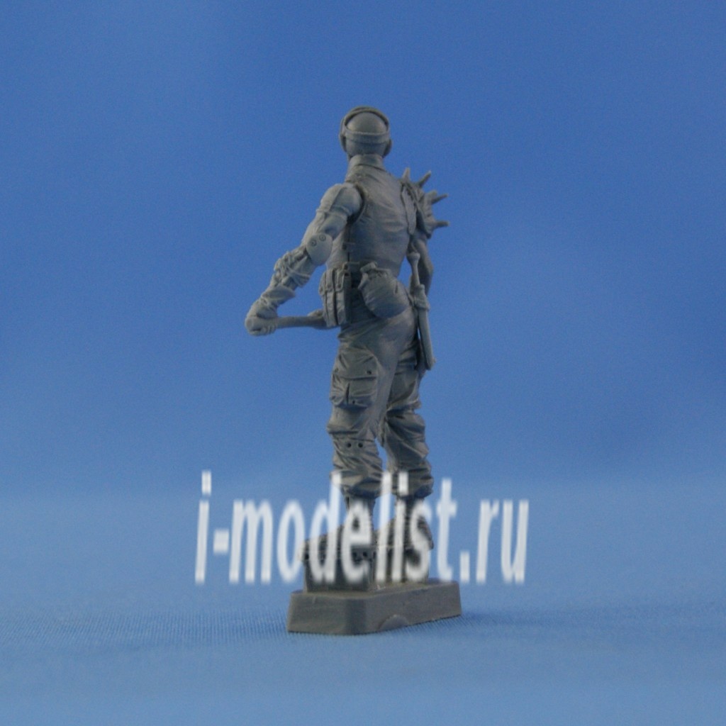 NS-F54/32014 North Zvezda Post-Nuclear raider with hummer