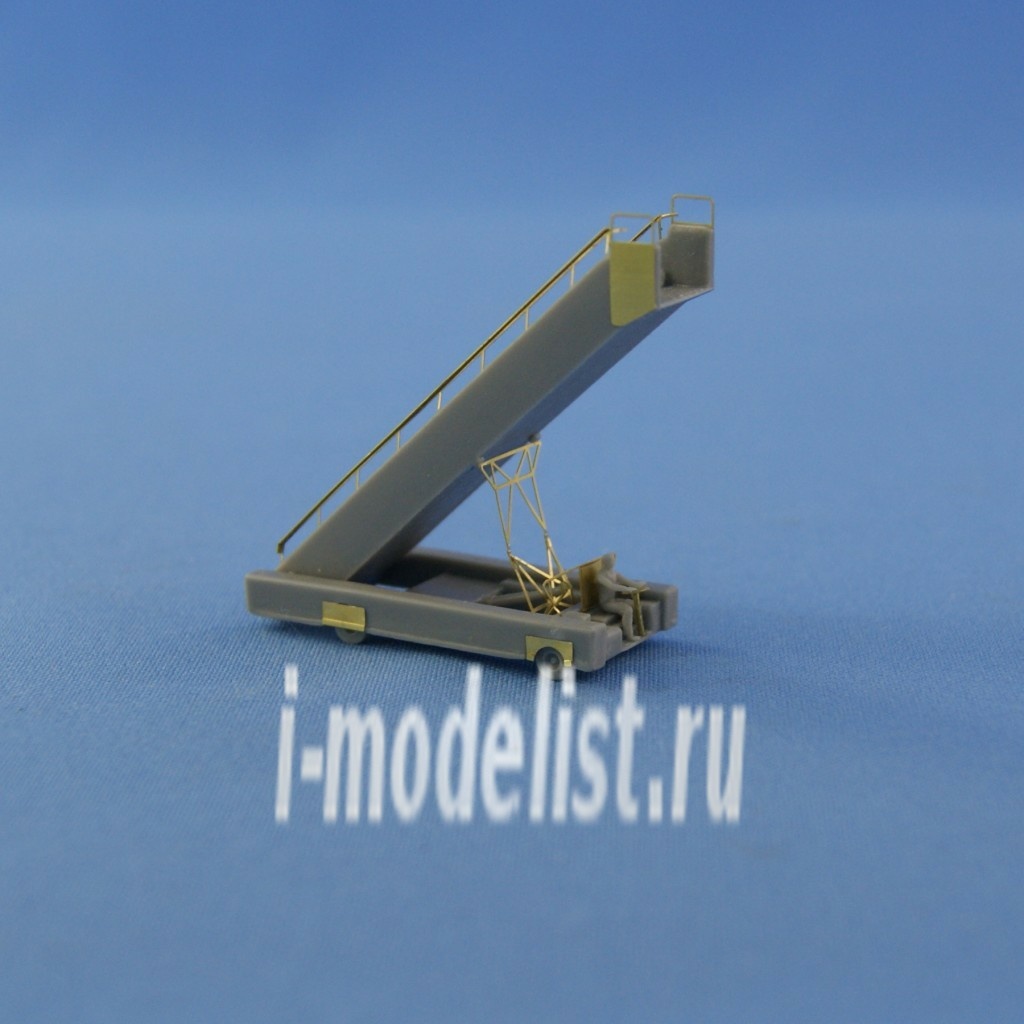 NS144006 North Zvezda 1/144SPT-114 Self-propelled ladder 2 in 1 (2 Resin model kit with different options, PE parts ) + driver figure