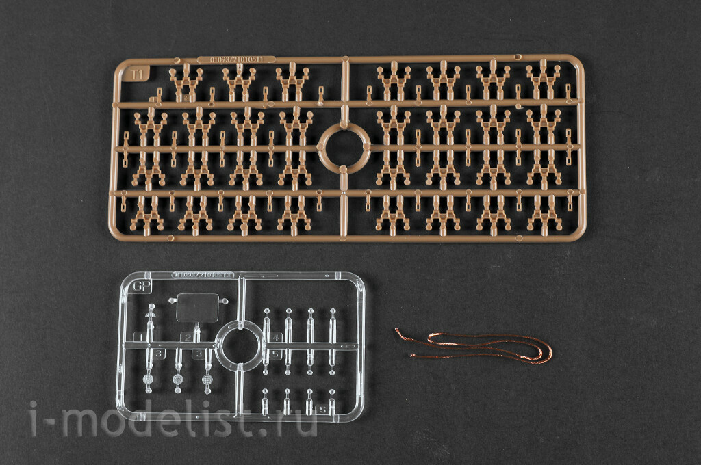 01093 Trumpeter 1/35 Anti-aircraft missile gun complex DB 96K6-S1 (on tracked chassis)