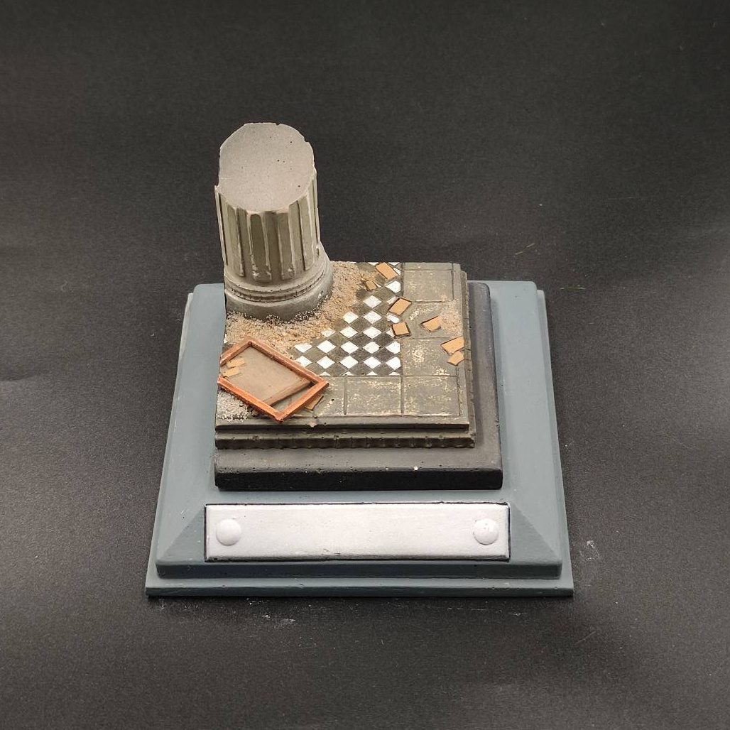 P04 artbaza 1/35 fragment of a platform with a destroyed column