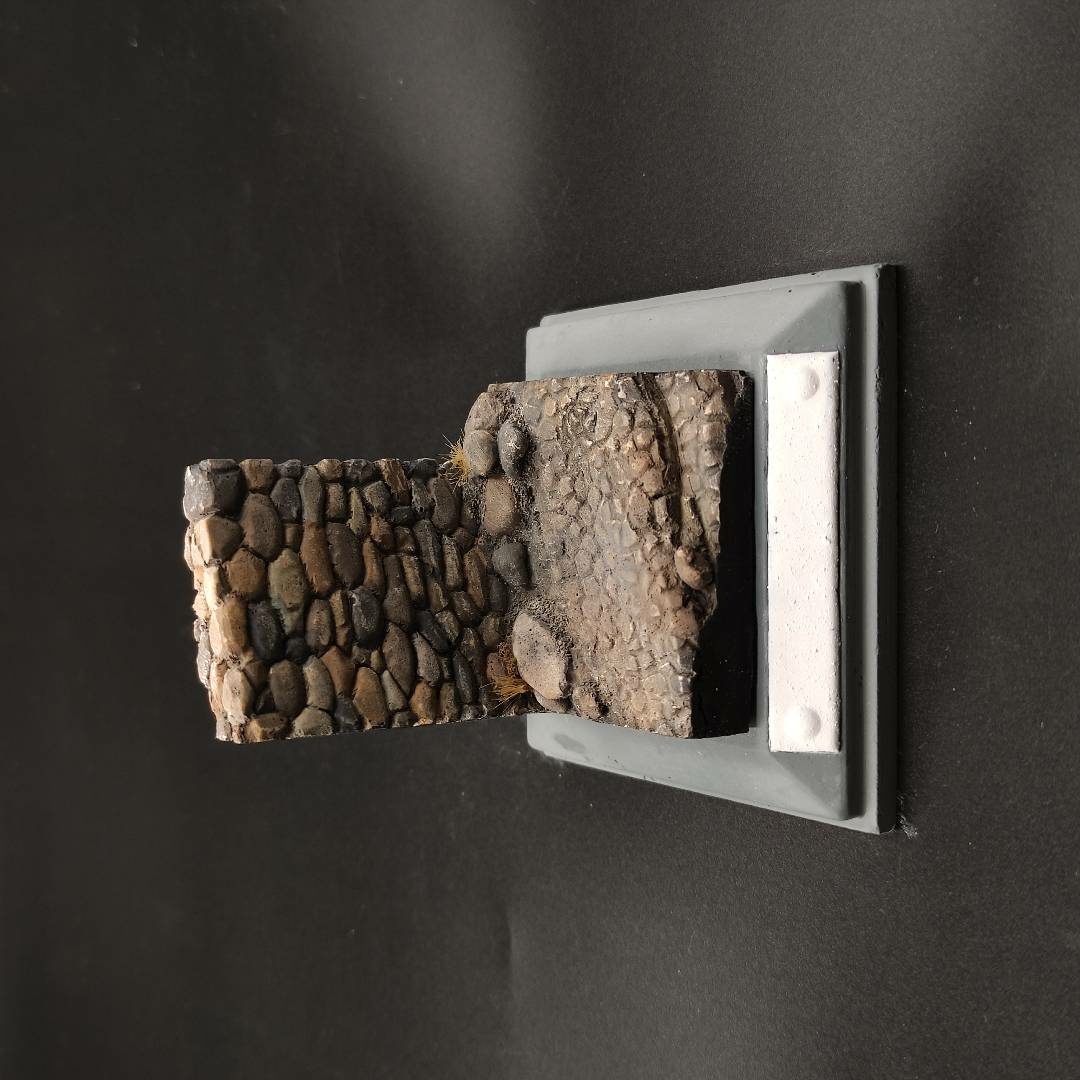 P16 artbaza 1/35 Fragment of a rural street with a stone fence