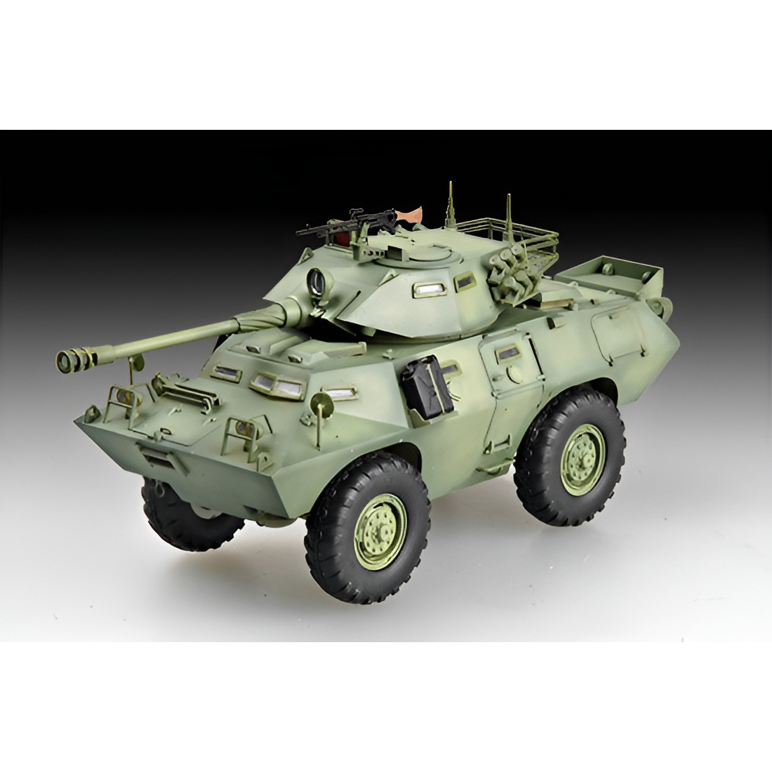 07443 Т$ач 1/72 Броnotранспортер LAV-150 Commando с 90-мм пушкой Cockerill