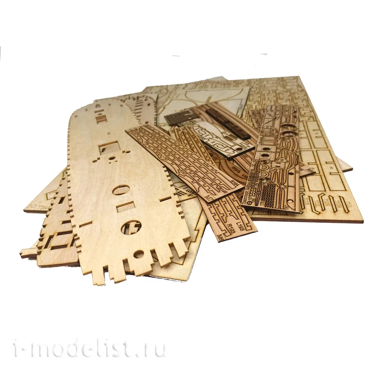 E7207 Эскадра 1/72 Сборная деревянная модель 