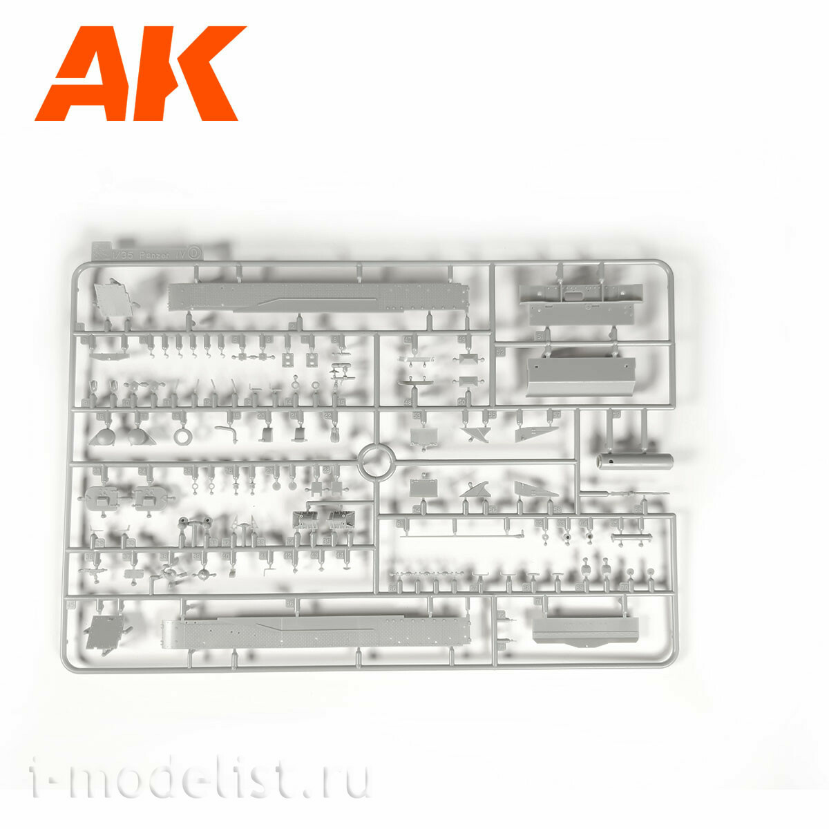 AK35504-A AK Interactive 1/35 Танк Pz.Kpfw.IV Ausf.D Afrika Korps + фигура танкиста DAK Panzerfahrer