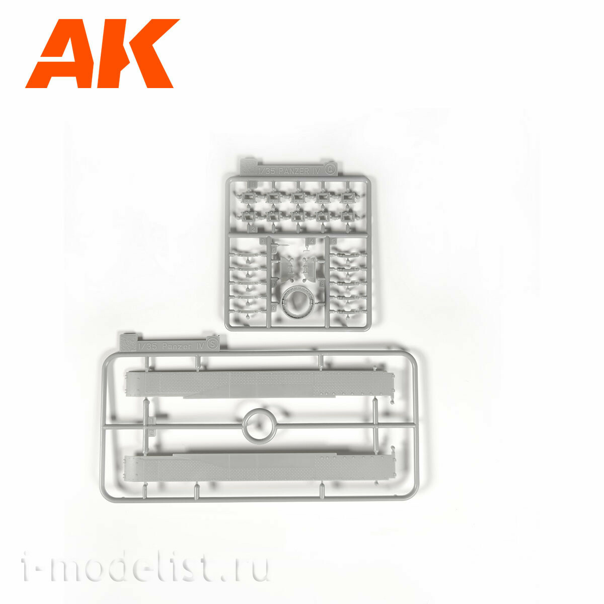 AK35504-A AK Interactive 1/35 Танк Pz.Kpfw.IV Ausf.D Afrika Korps + фигура танкиста DAK Panzerfahrer