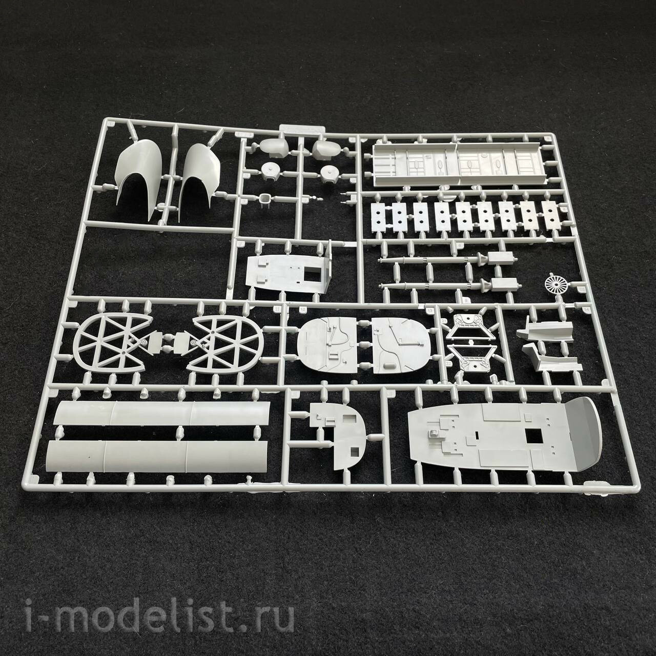 UA72212 Modelcollect 1/72 USAF B-52G Stratofortress Strategic Bomber, new version