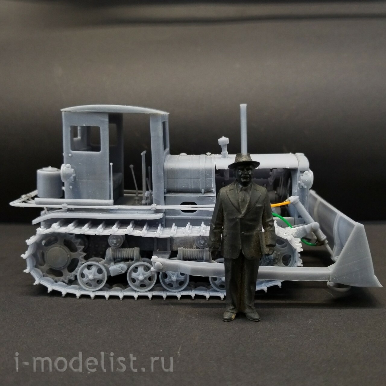 DMS-35213 ДМС 1/35 Д-159, бульtoзер на базе АСХТЗ-НАТИ (поздний ХТЗ)