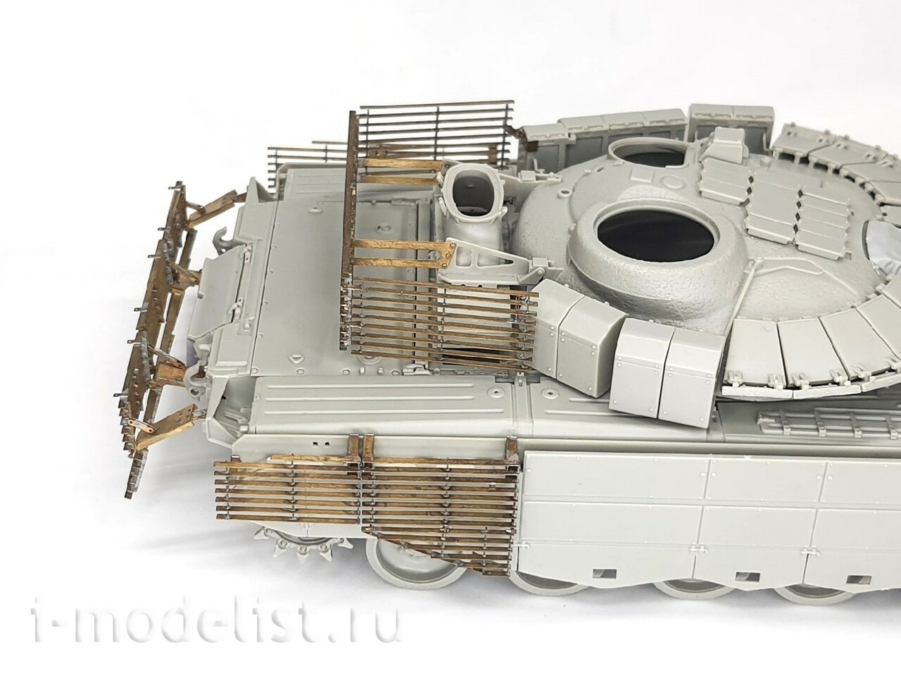 035446 Microdesign 1/35 Set of photo etching anti-accumulation screens for the T-80BVM tank (Trumpeter)