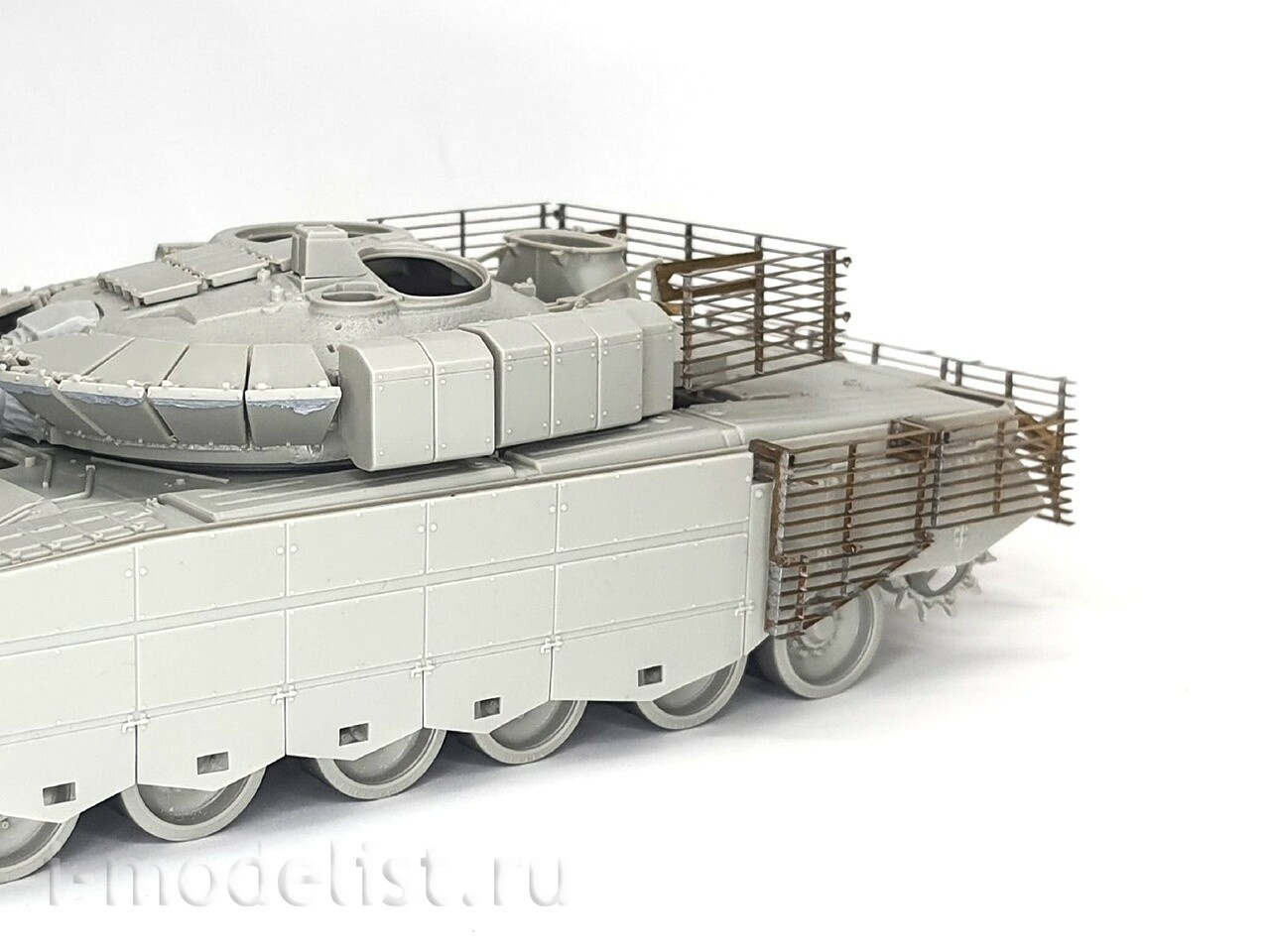 035446 Microdesign 1/35 Set of photo etching anti-accumulation screens for the T-80BVM tank (Trumpeter)