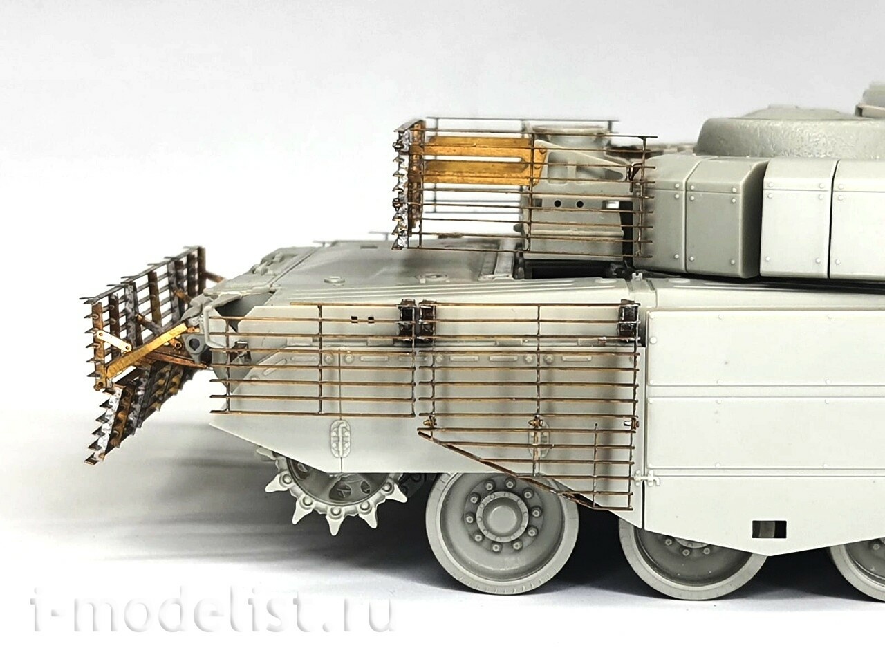 035446 Microdesign 1/35 Set of photo etching anti-accumulation screens for the T-80BVM tank (Trumpeter)