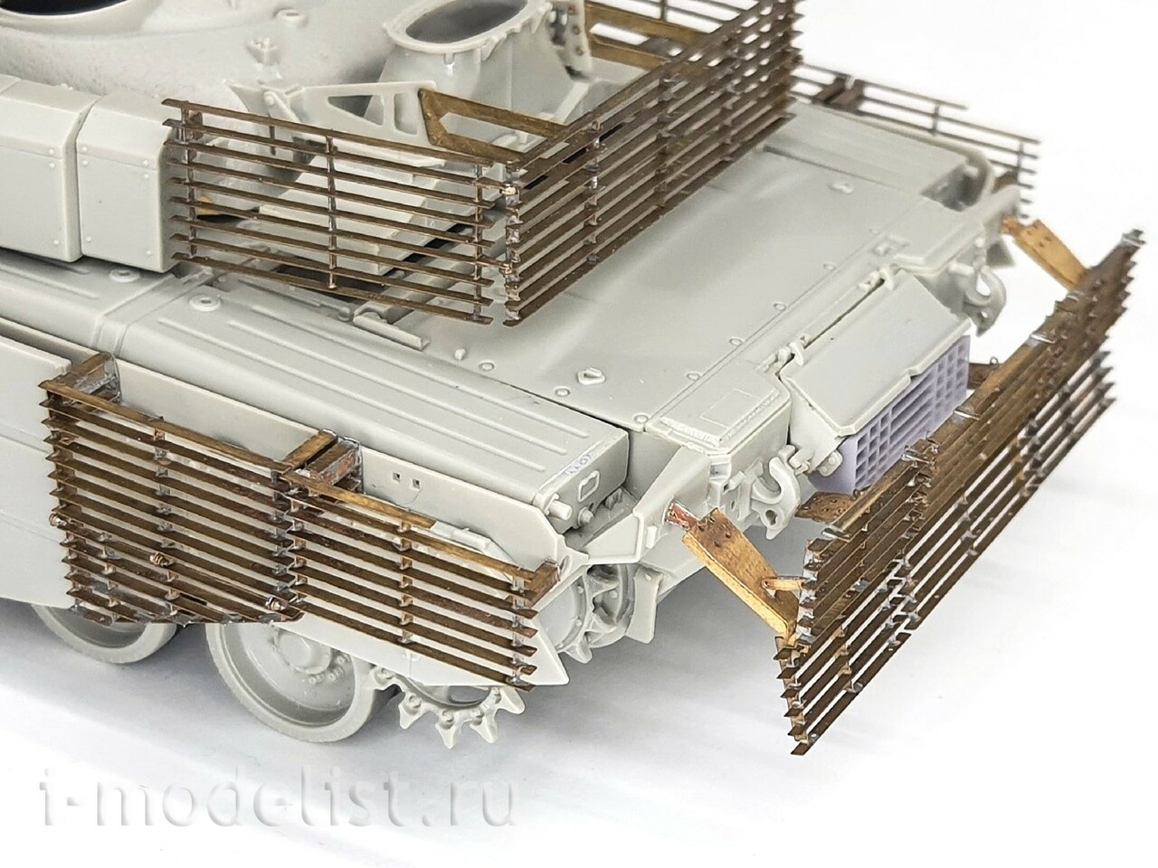 035446 Microdesign 1/35 Set of photo etching anti-accumulation screens for the T-80BVM tank (Trumpeter)