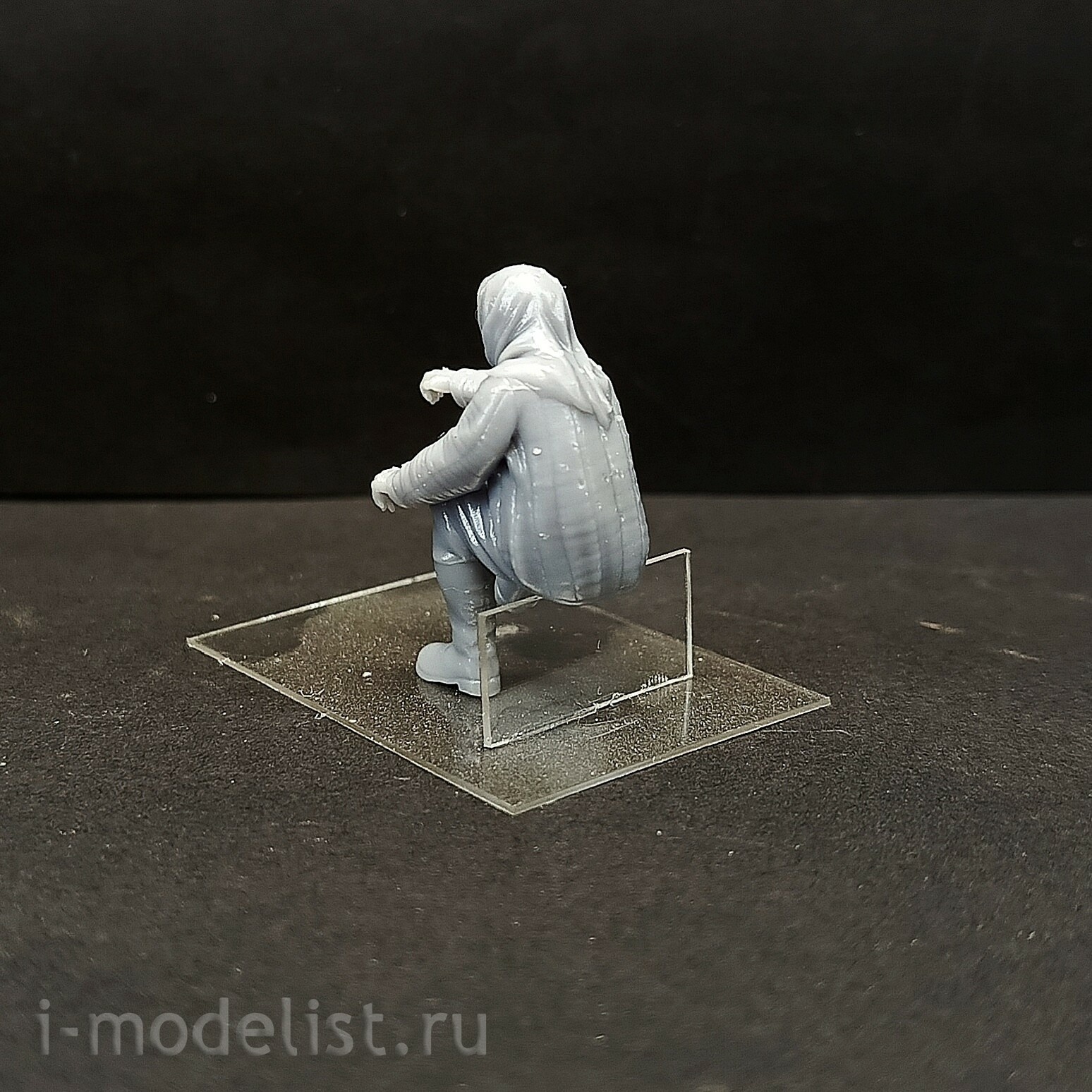 DMS-35219 ДМС 1/35 Тракторист АСХТЗ-НАТИ