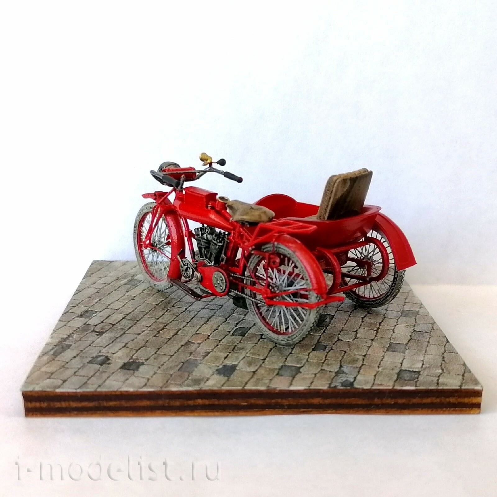 DMS-35065 ДМС 1/35 1914 Indian with Princess sidecar