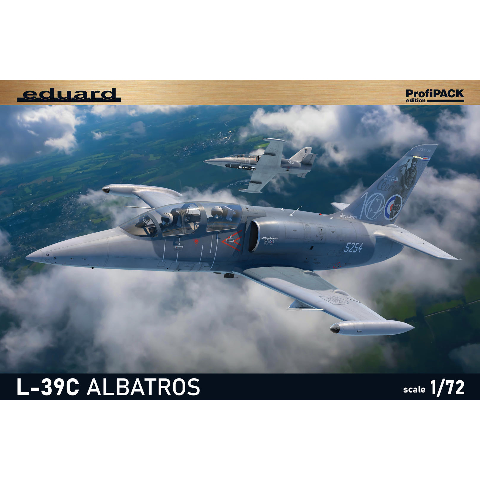 7044 Eduard 1/72 Чехословацкий учебно-боевой самолёт L-39C Albatros (ProfiPACK)