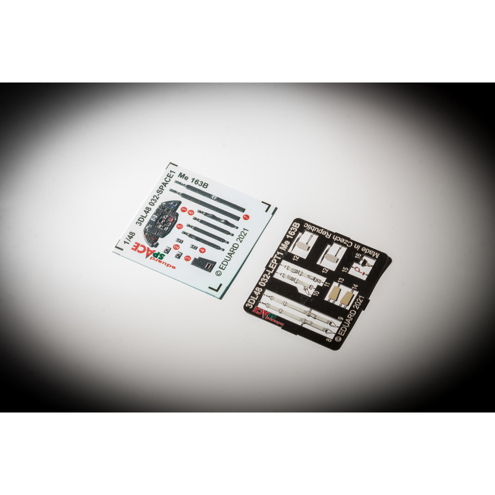 3DL48032 Eduard 1/48 3D Decal for Me 163B SPACE