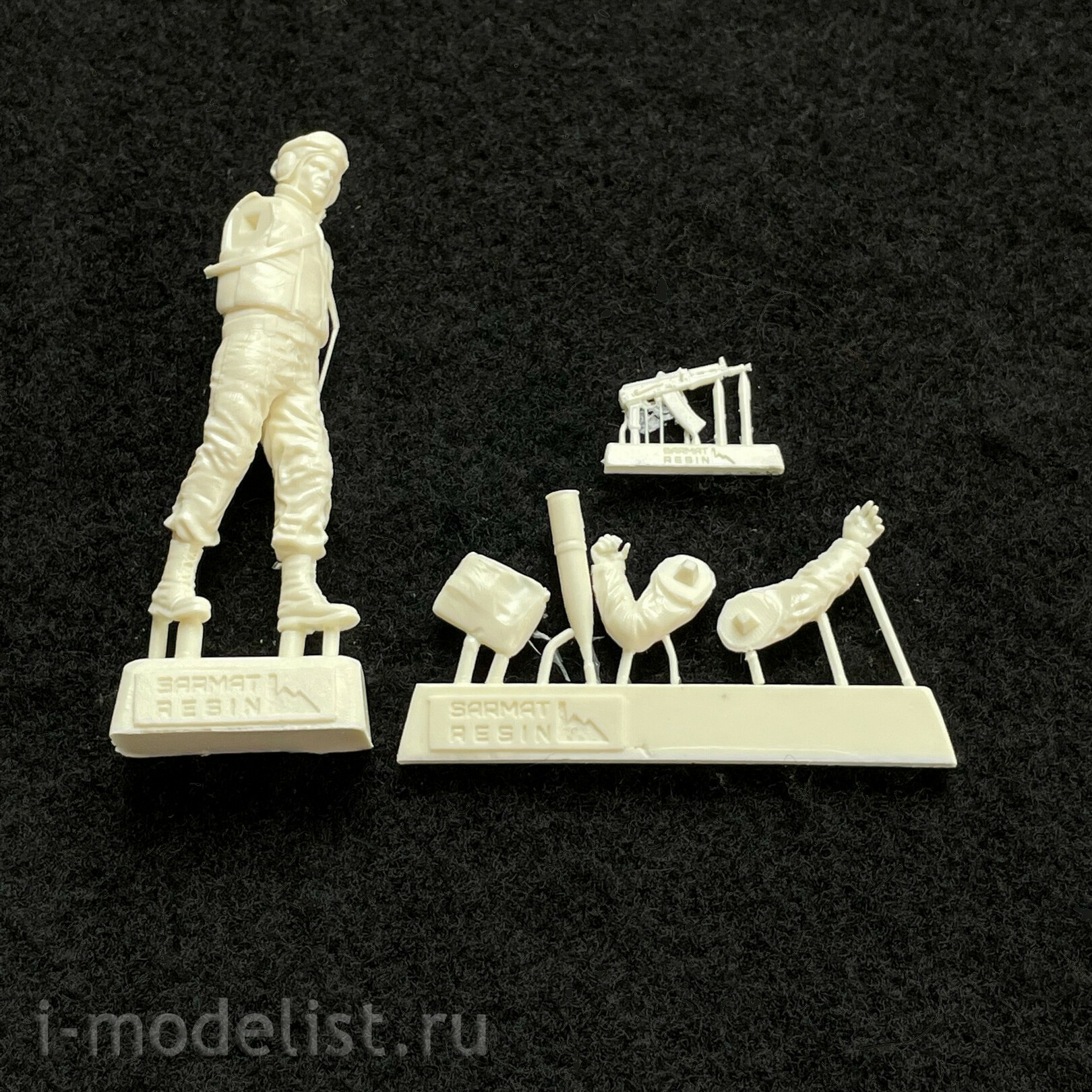 SRSF35012 Sarmat Resin 1/35 Gunner BMP-3/BMD-4 in the form of 6b15 