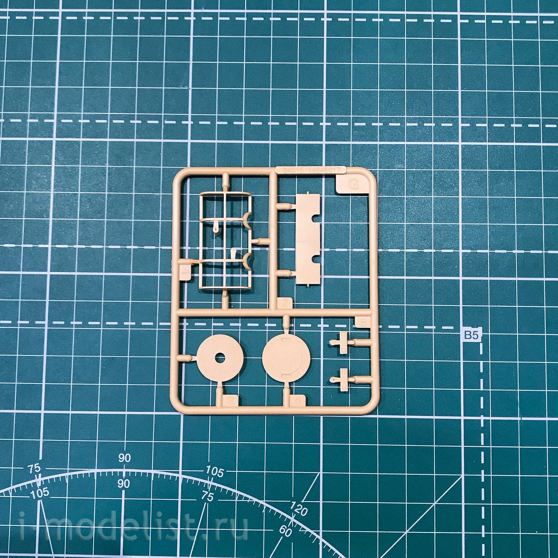 84515 Hobby Boss 1/35 Soviet light WHEELED tracked tank BT-2 (medium version)
