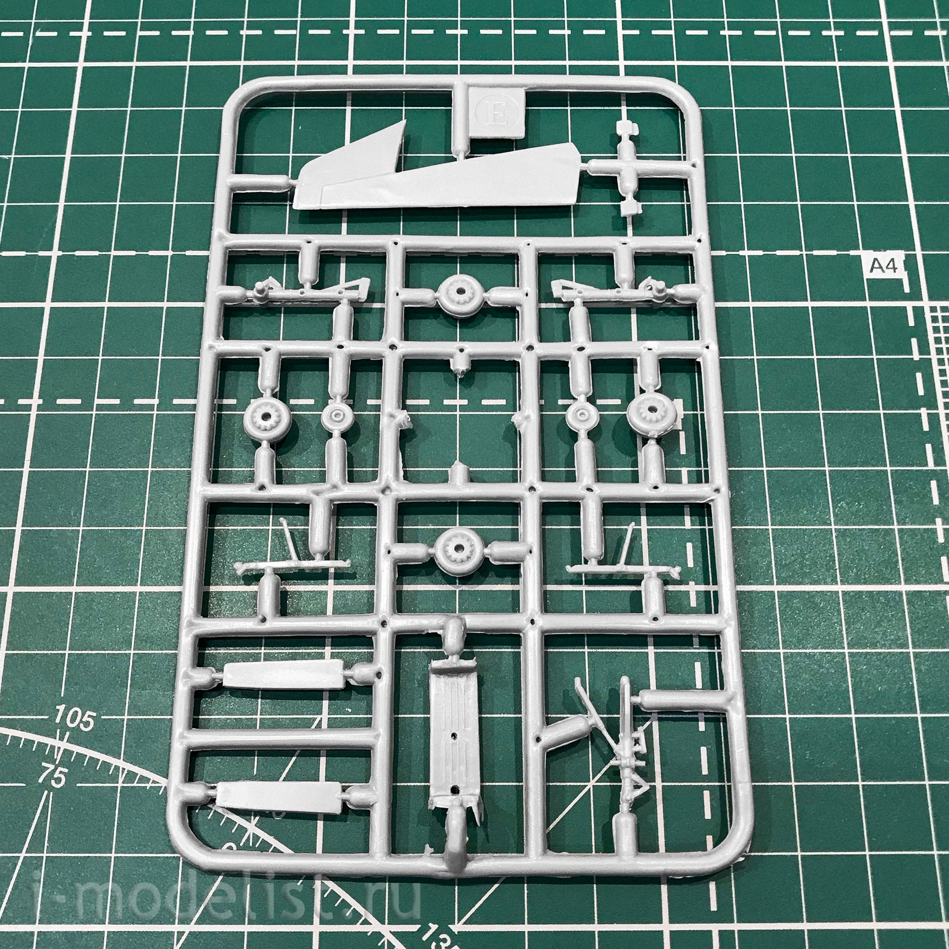 14441 Orient Express 1/144 Airliner A-318_121