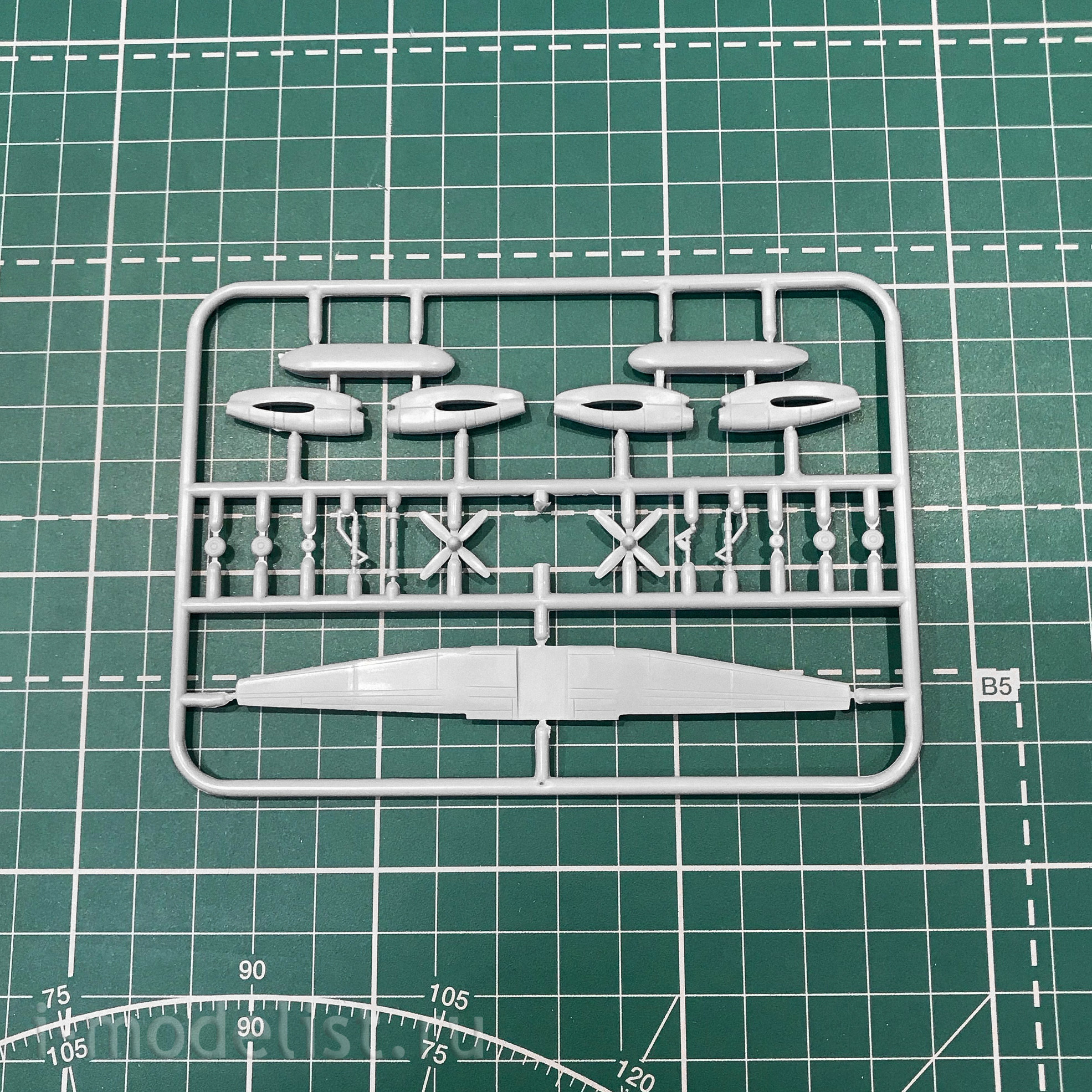 28804 East Express 1/288 Fire aircraft An-32P 