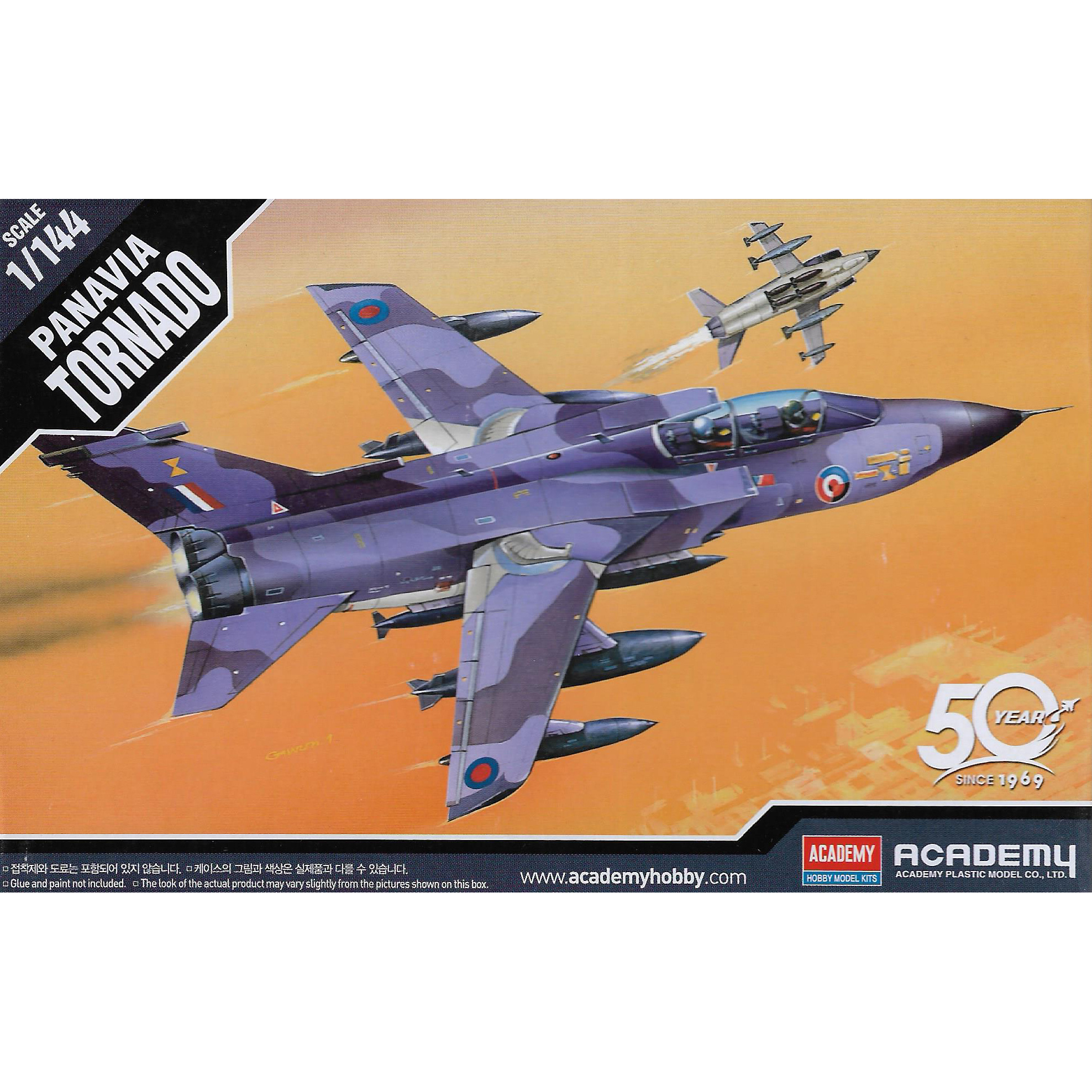 12607 Academy 1/144 Panavia Tornado Fighter-bomber