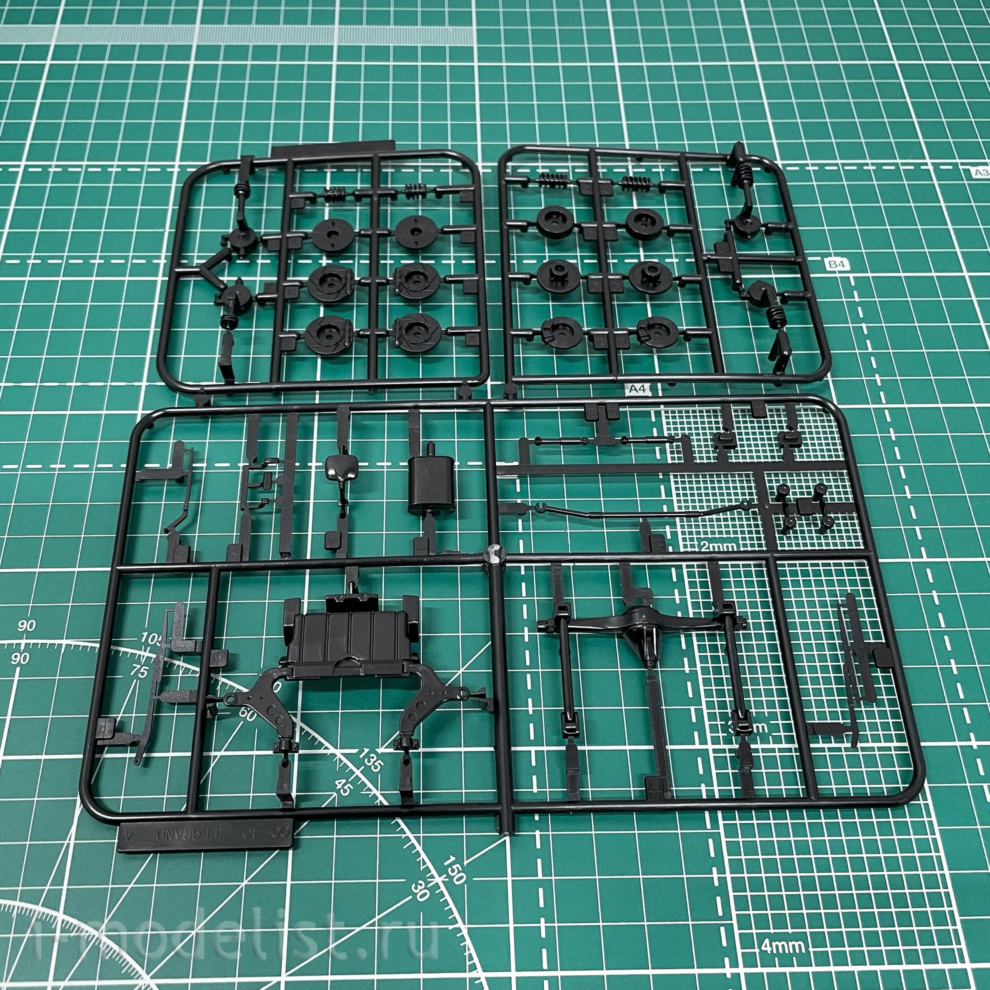 06136 Aoshima 1/24 Nissan Elgrand