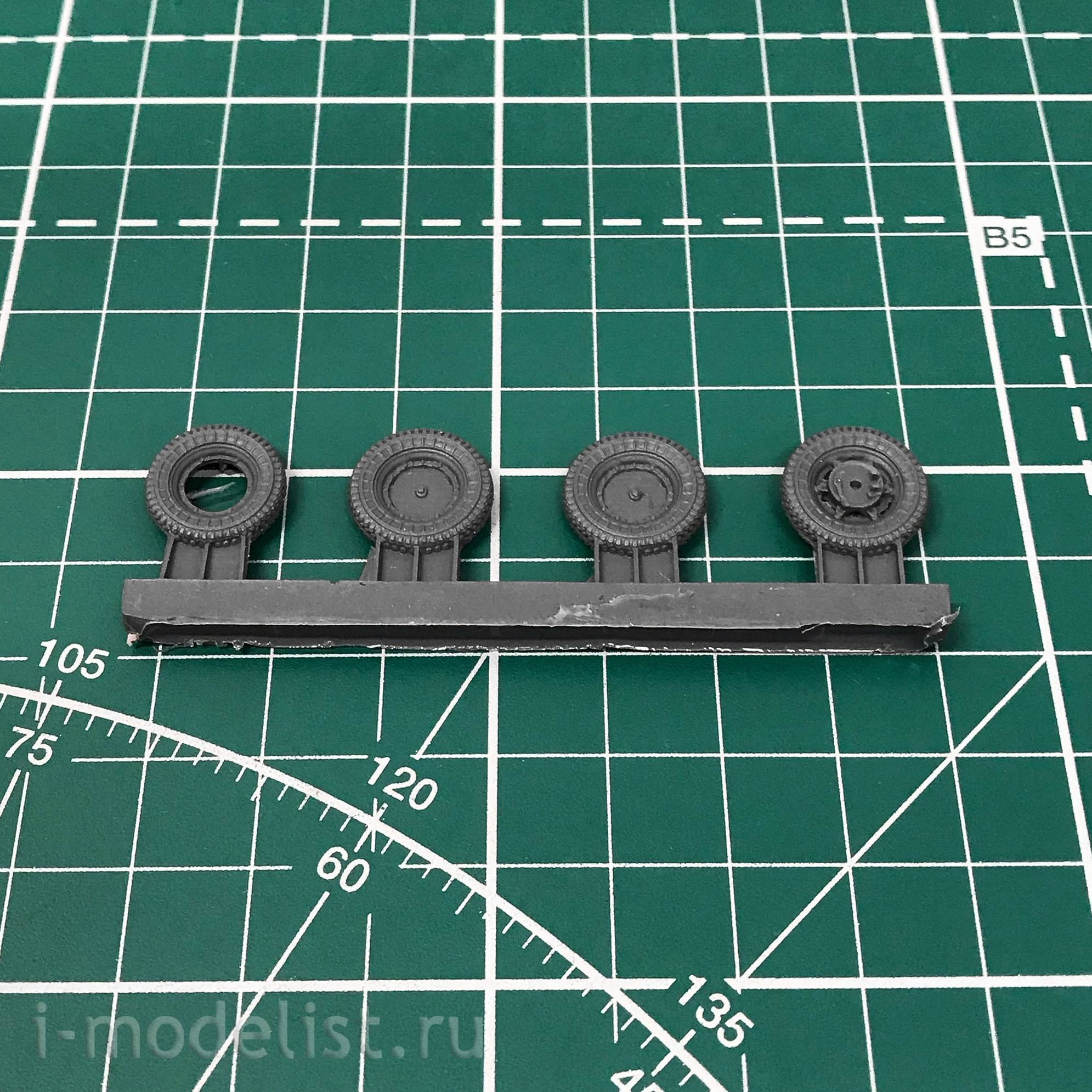 35007 GunTower Models 1/35 Soviet cargo scooter Kit 1 (body)