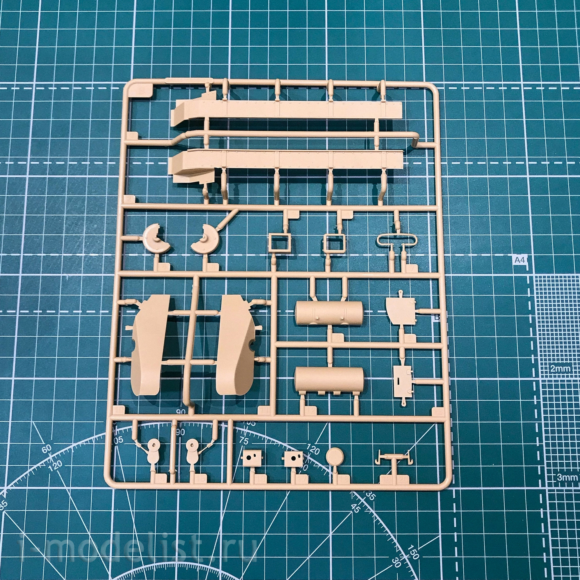 84515 Hobby Boss 1/35 Soviet light WHEELED tracked tank BT-2 (medium version)