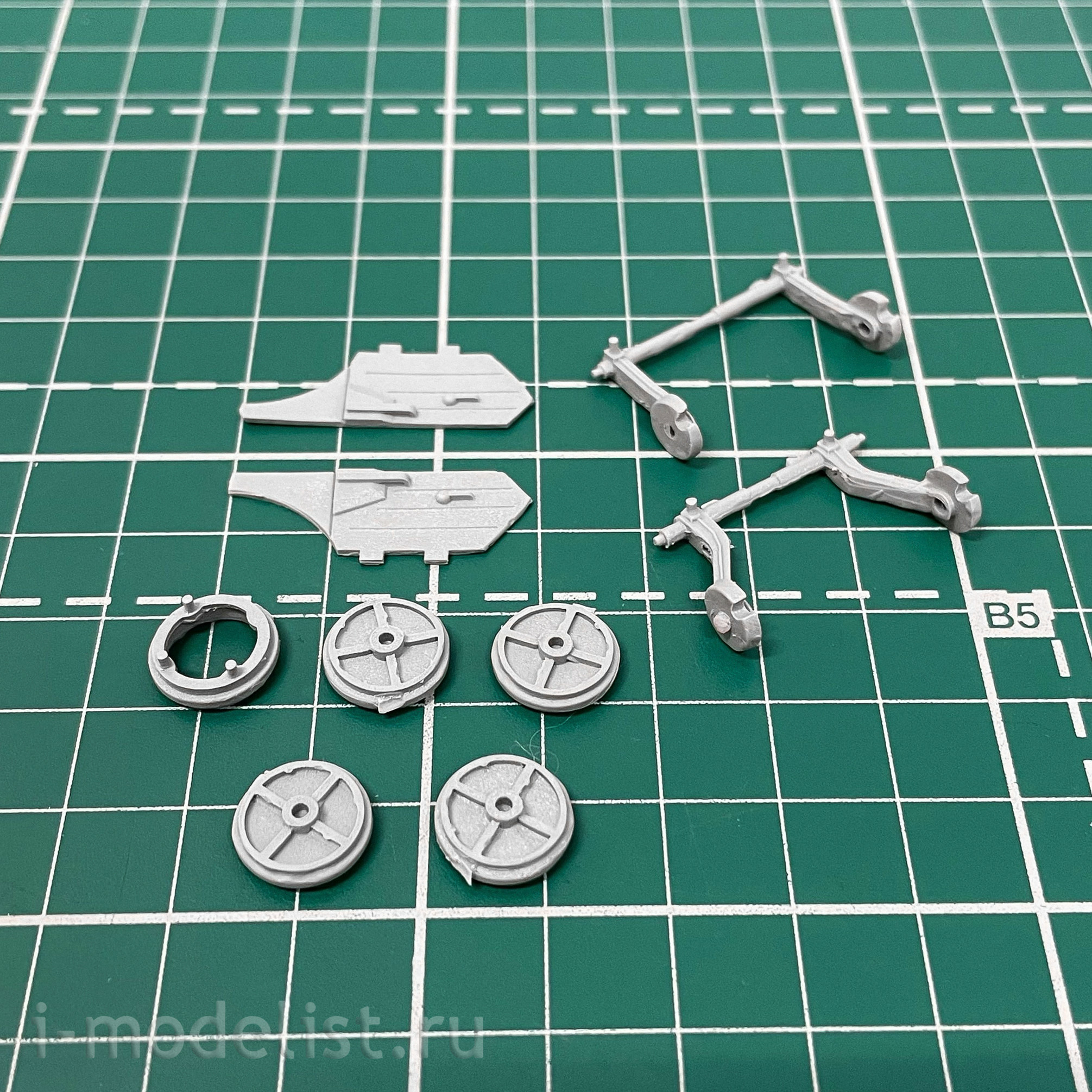 1503AVD AVD Models 1/43 Assembled model LUAZ-1301