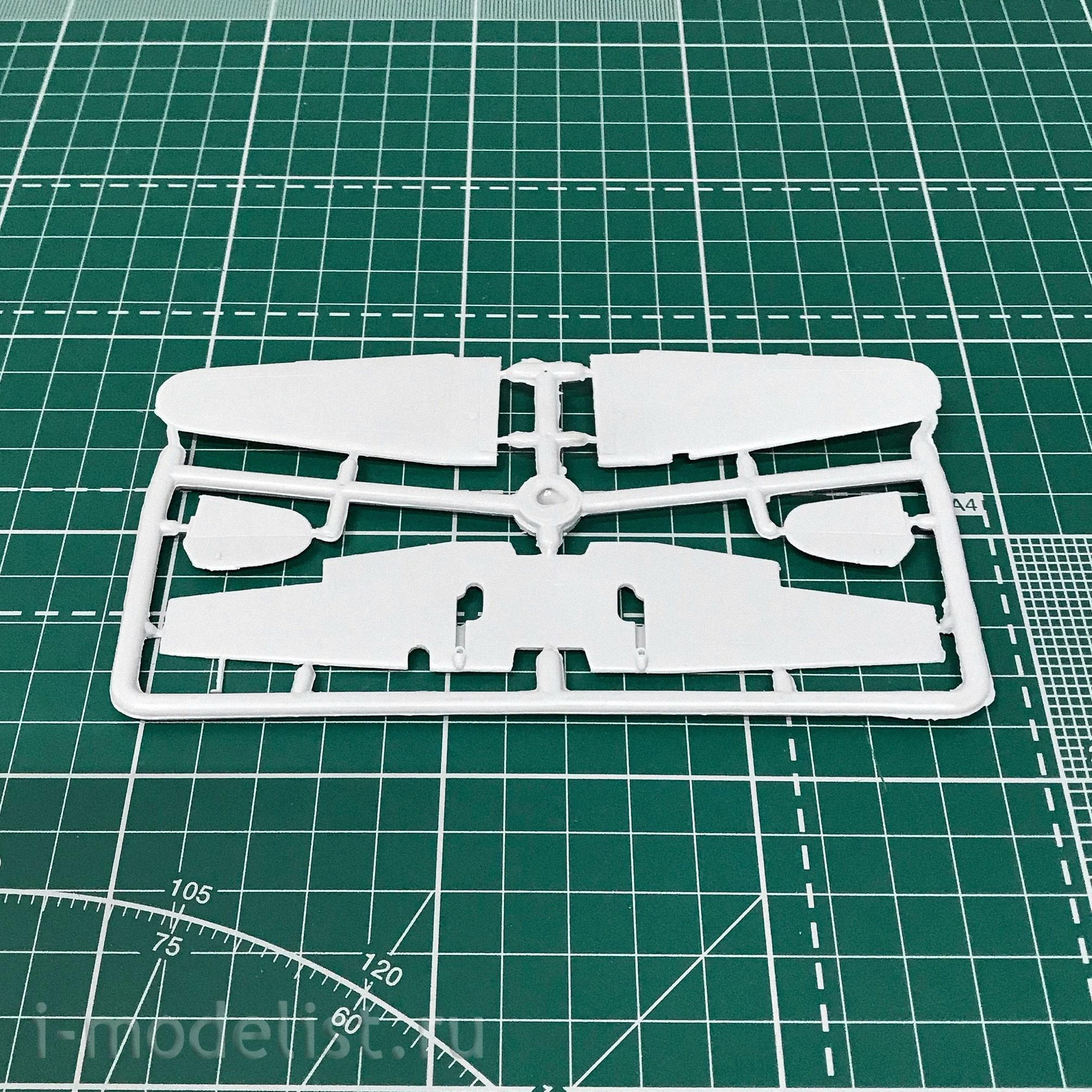72198 Amodel 1/72 Yak-18 M-12 