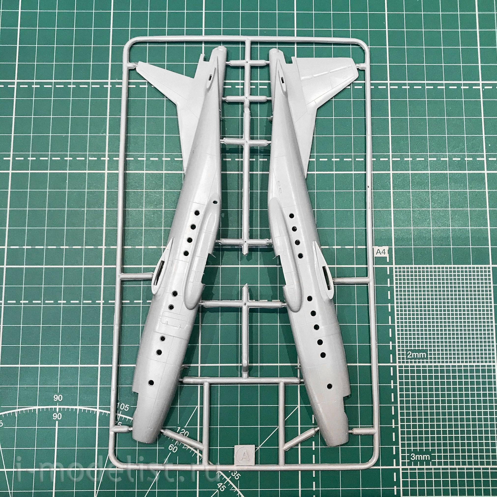 14495 Eastern Express 1/144 scales Transport aircraft an-8