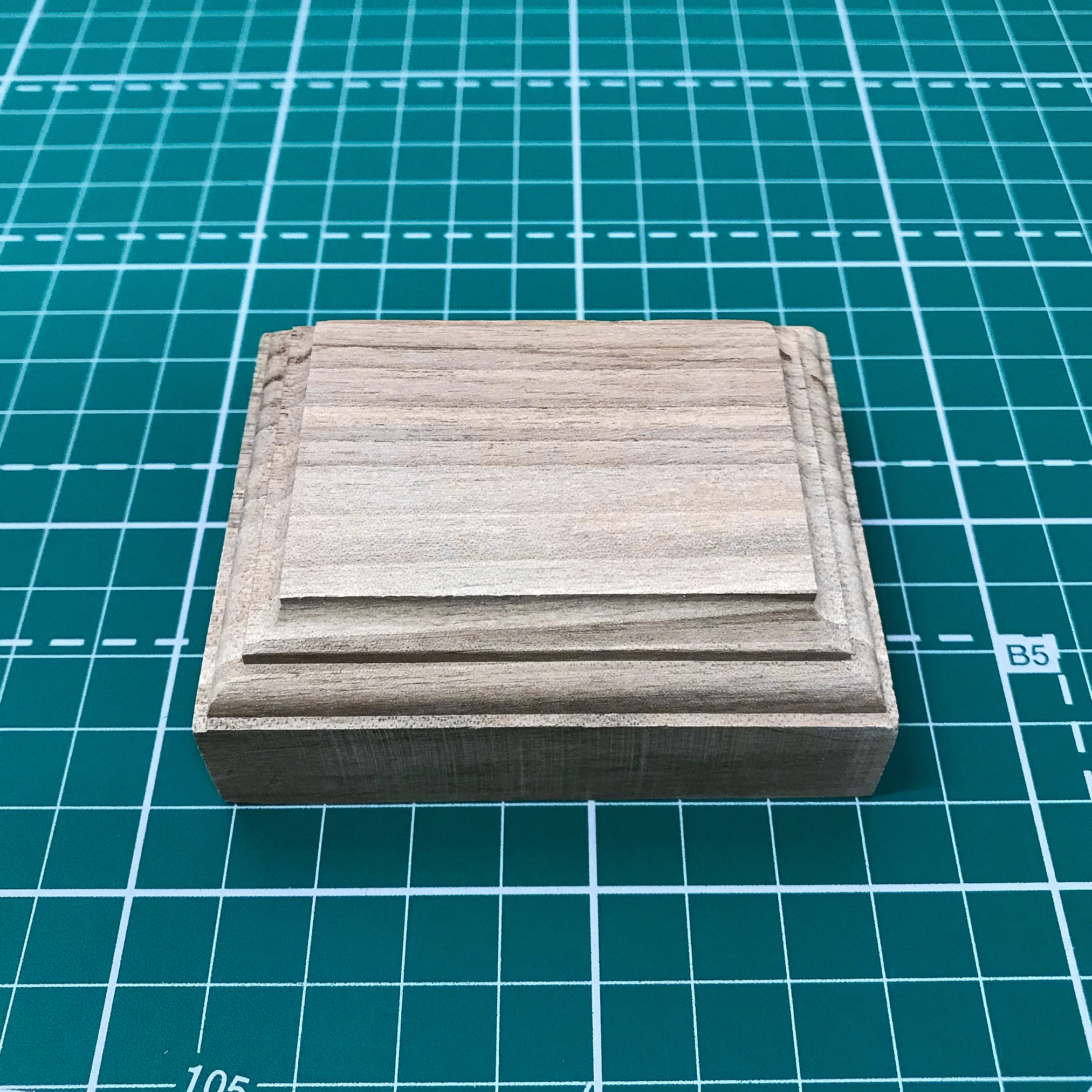 MM010 World of models Stand oak 5*4*3
