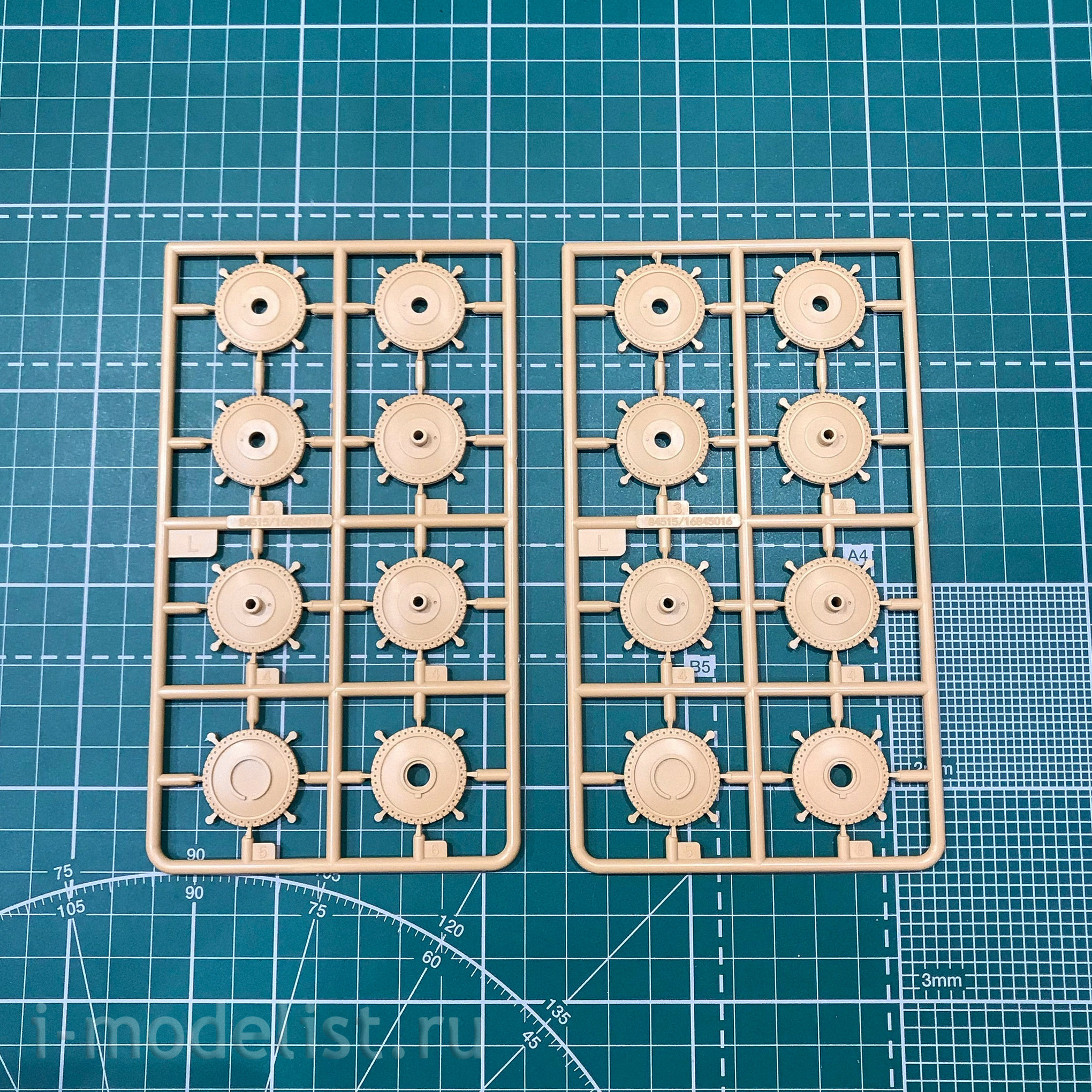 84515 Hobby Boss 1/35 Soviet light WHEELED tracked tank BT-2 (medium version)