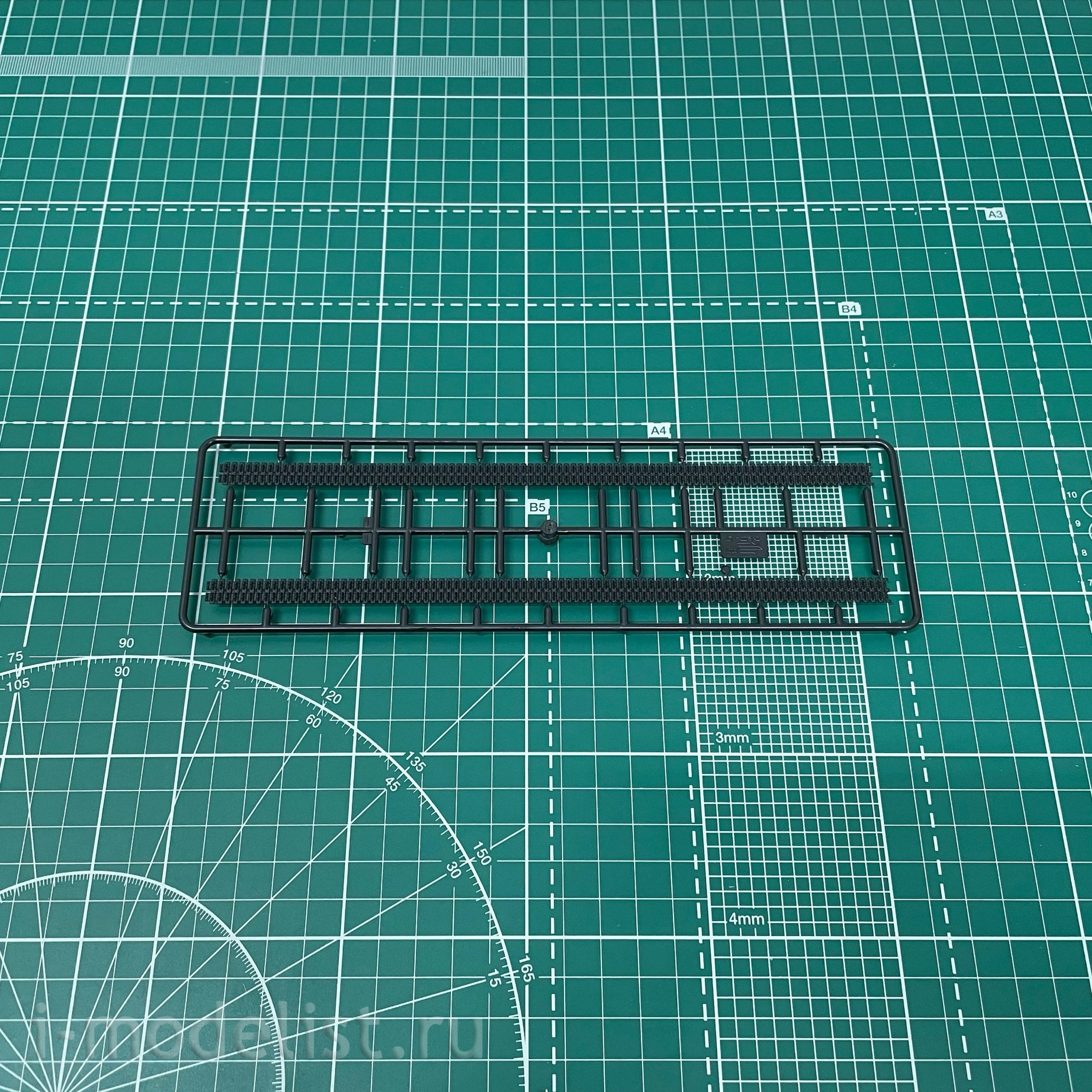 5055 Zvezda 1/72 Russian 152 mm howitzer 2S35 