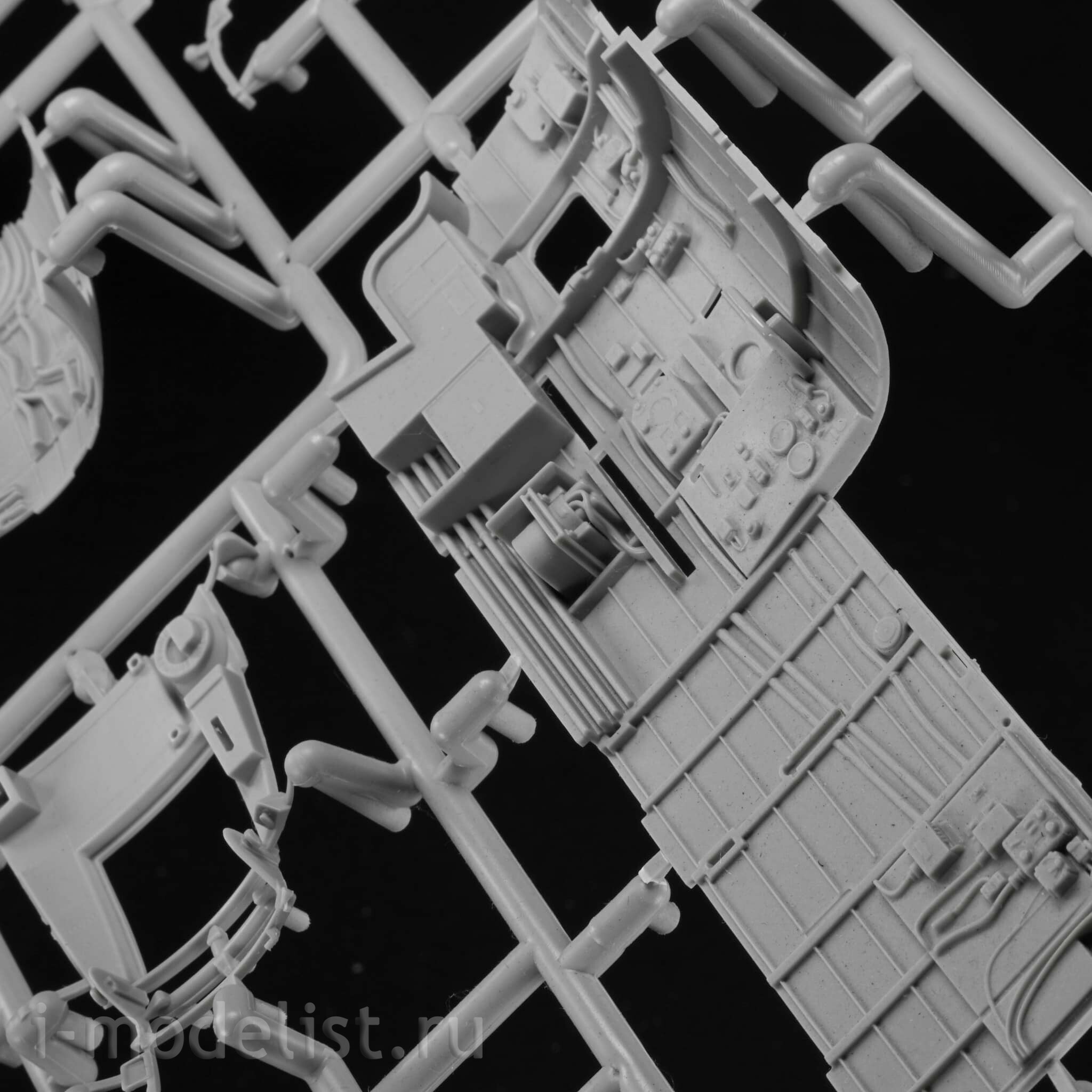 BF-011 Border Model 1/32 British Avro Lancaster B/ MK II 