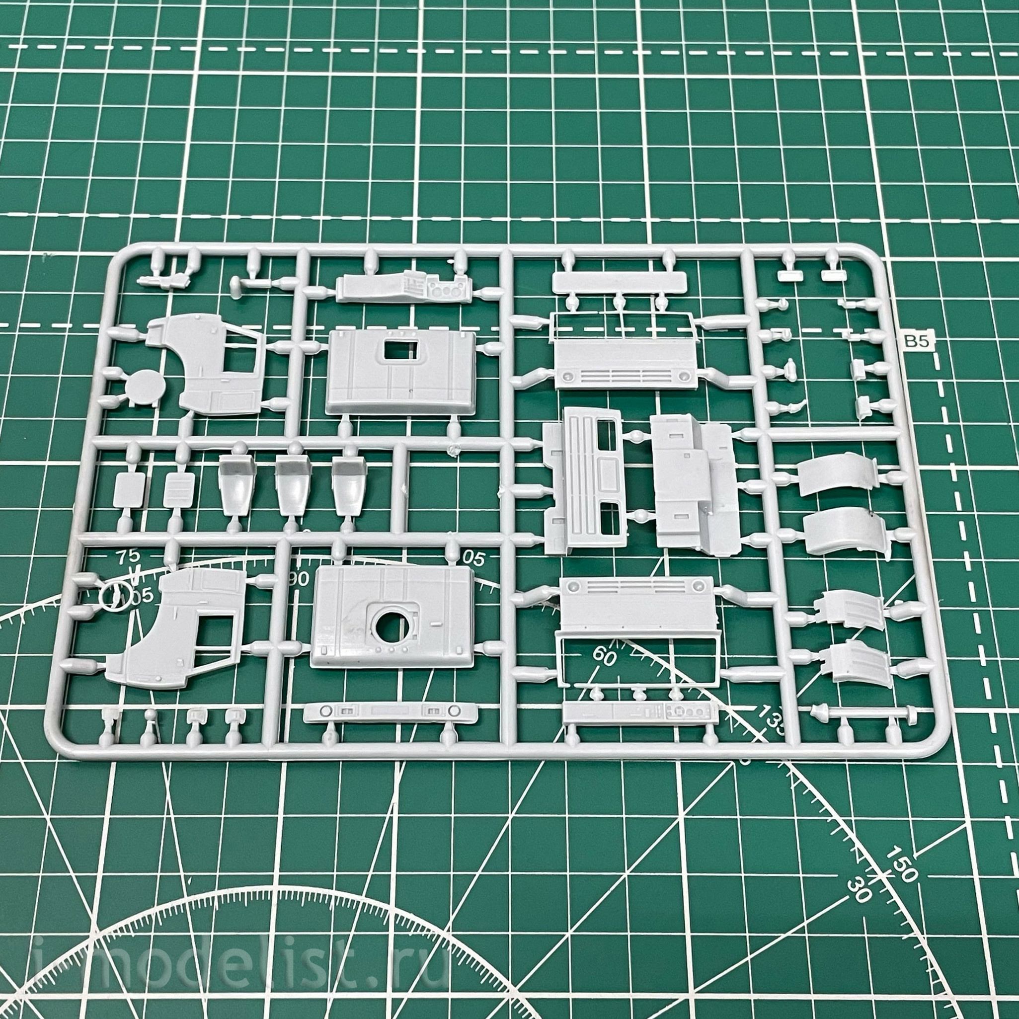 72448 Armory 1/72 Russian Modern 6x6 Military Truck