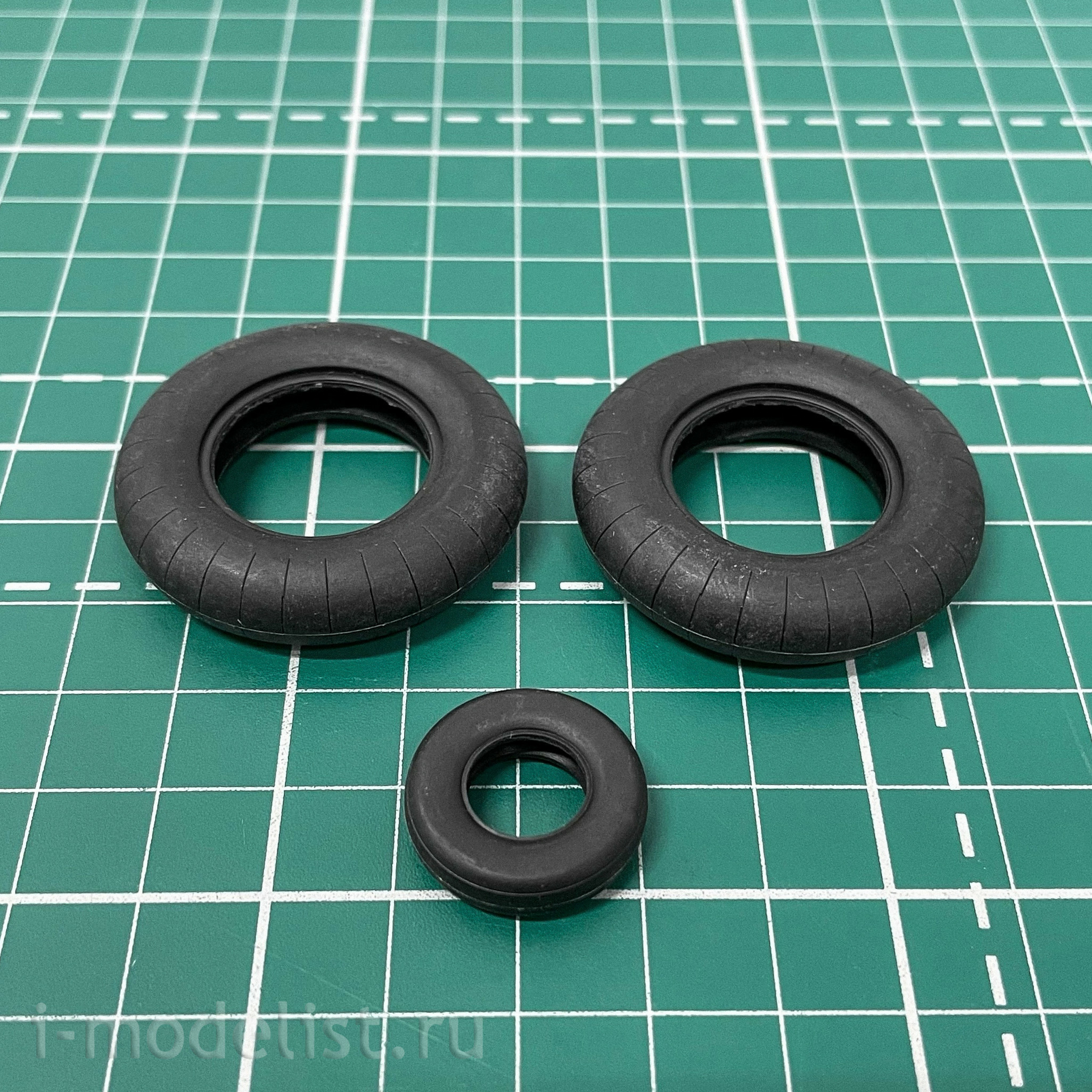 81803 HobbyBoss 1/18 Focke Wulf Fw 190 A-8 Aircraft