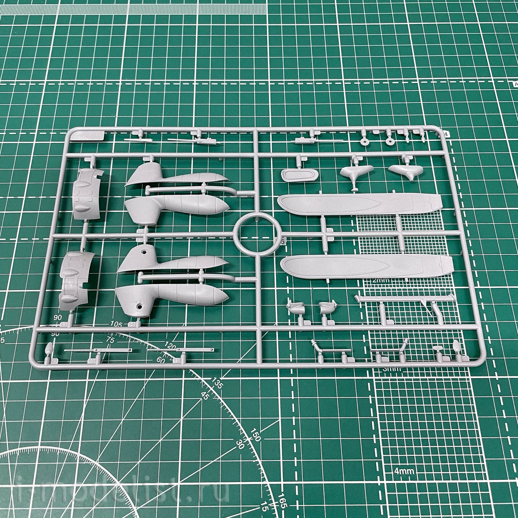 32044 ICM 1/32 Swedish Air Force Fighter IIMB J-8 Gladiator