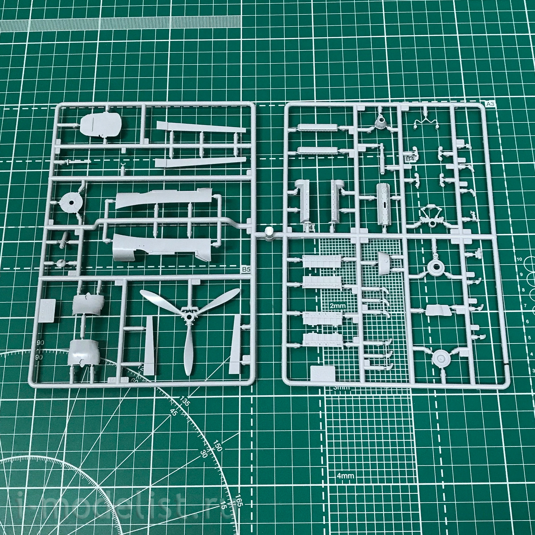 4825 Zvezda 1/48 Soviet Il-2 attack aircraft