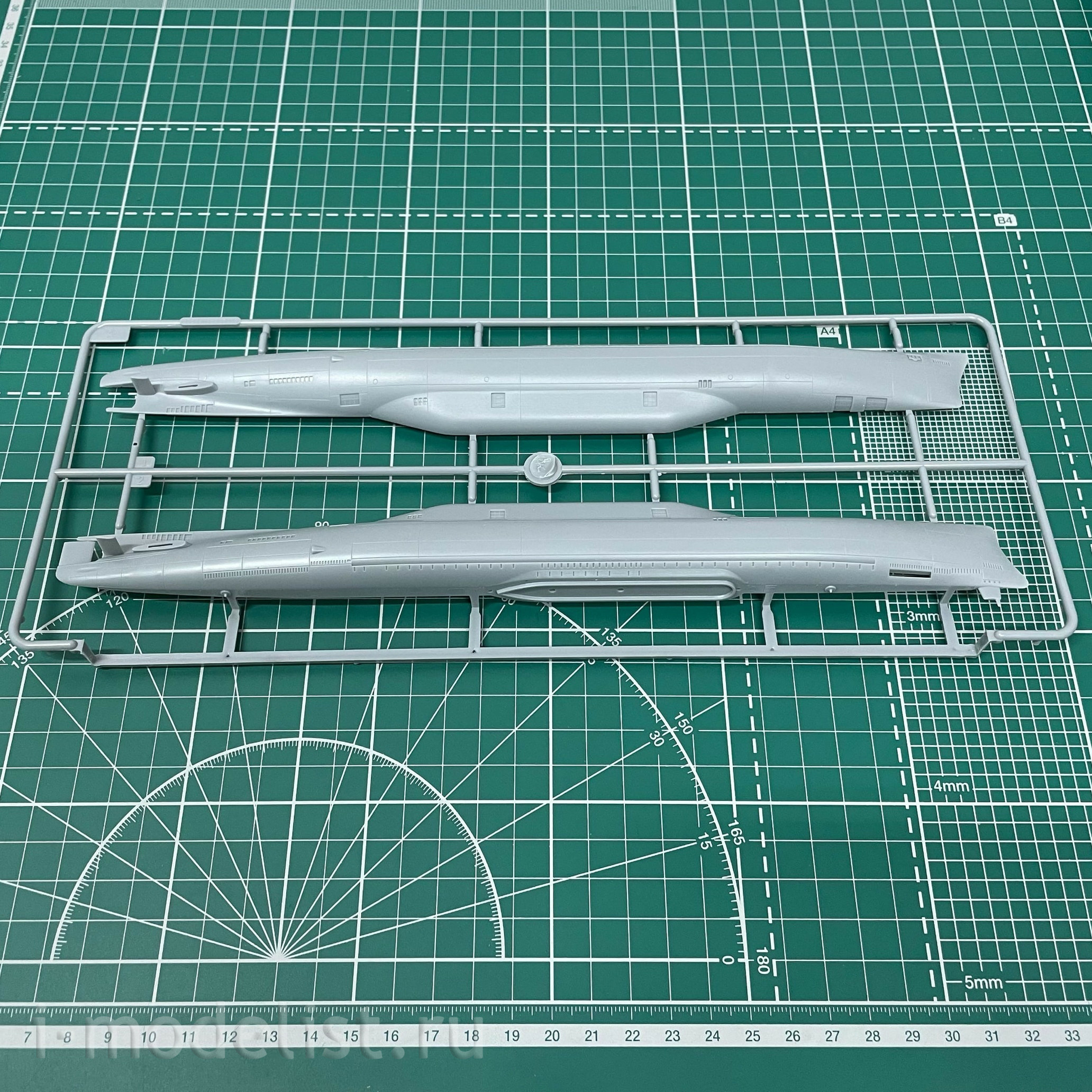 83514 HobbyBoss 1/350 PLA Navy Type 031 Golf Class