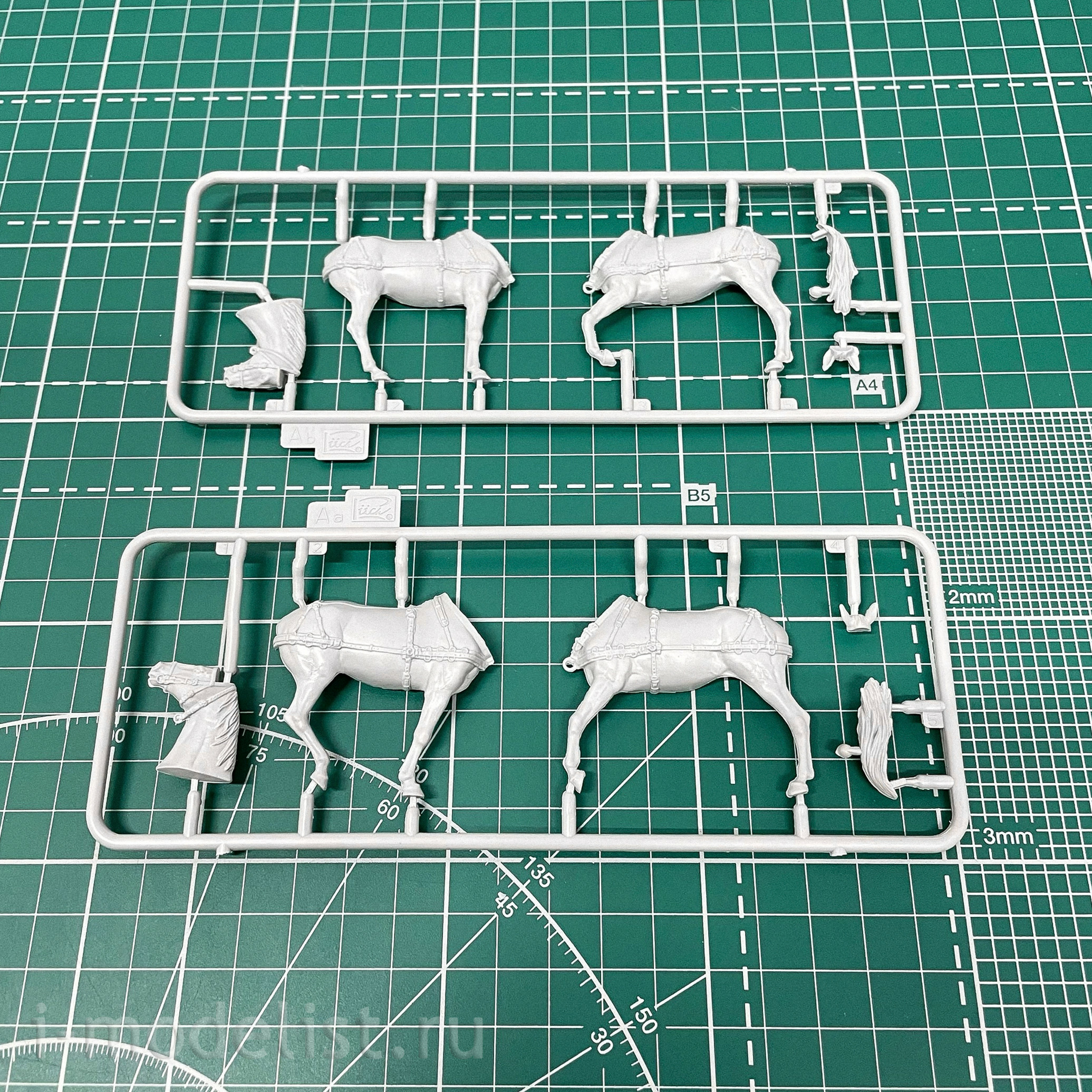 RV35038 Riich 1/35 German Mounted Troops