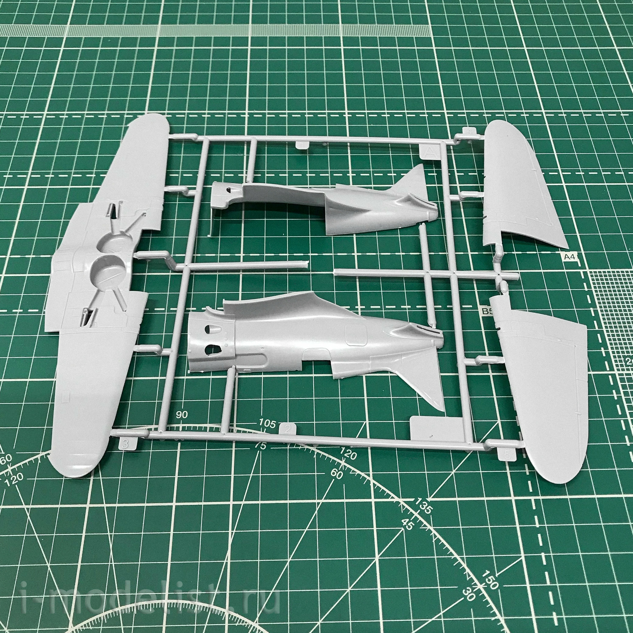 48047 ARK-models 1/48 Soviet fighter I-16 (two models in a box and a new resin) 