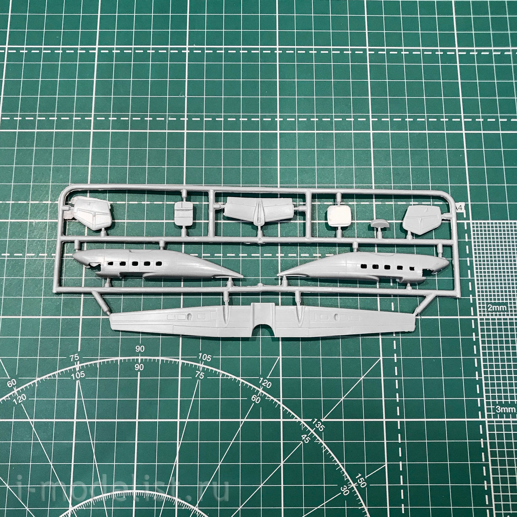 14436 Orient Express 1/144 Passenger aircraft An-28 Region-Air